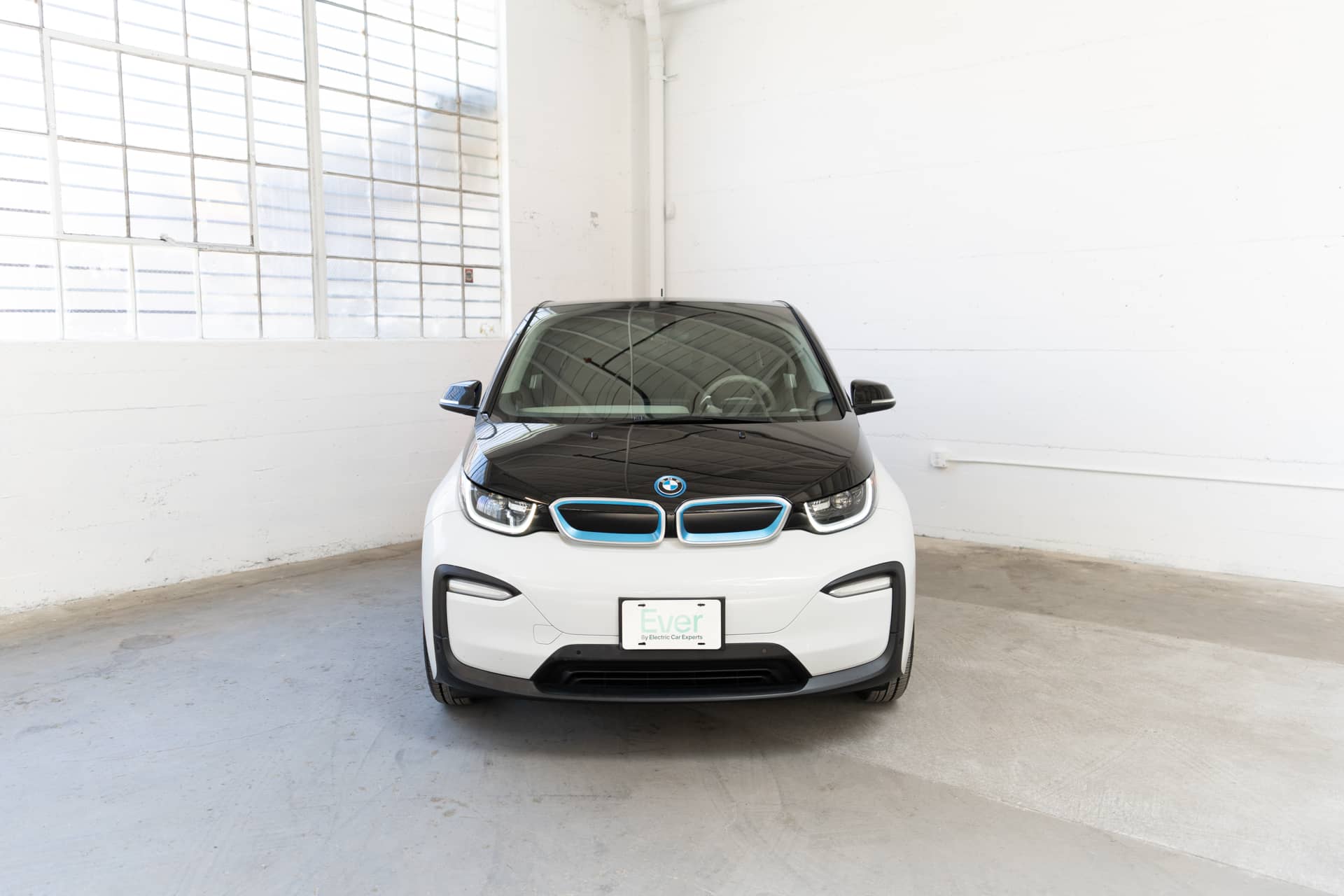 EverCars Co. vehicle image 3 for BMW i3 -  Giga World on EverCars Co.
