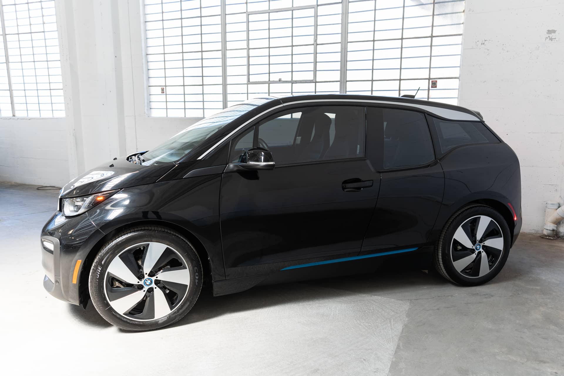 EverCars Co. vehicle image 9 for BMW i3 -  Tera World on EverCars Co.