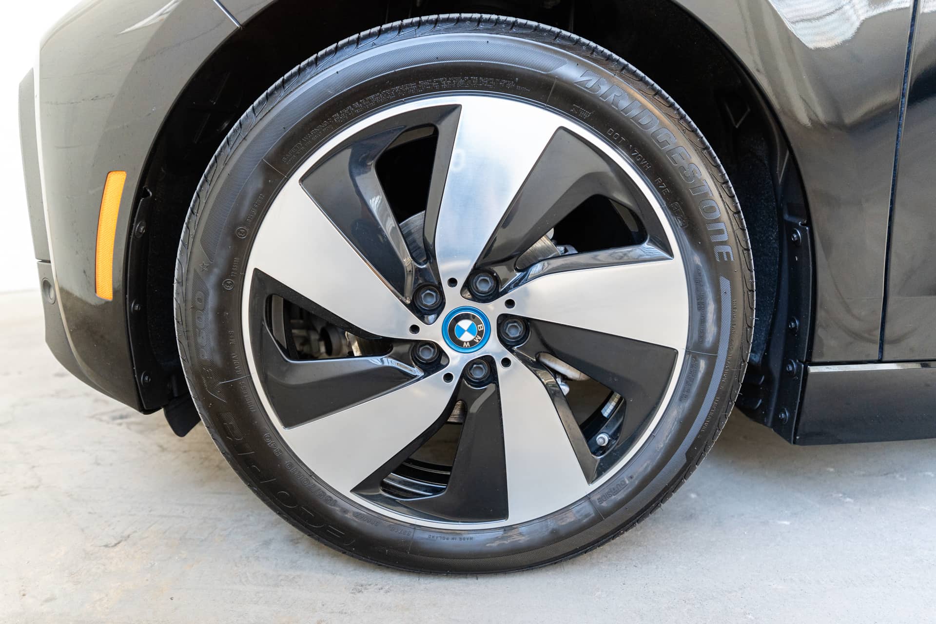 EverCars Co. vehicle image 10 for BMW i3 -  Tera World on EverCars Co.
