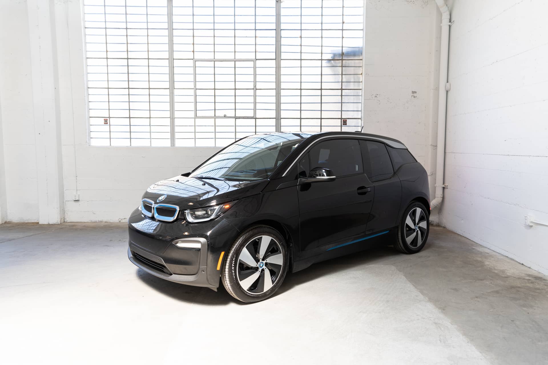 EverCars Co. vehicle image 2 for BMW i3 -  Tera World on EverCars Co.