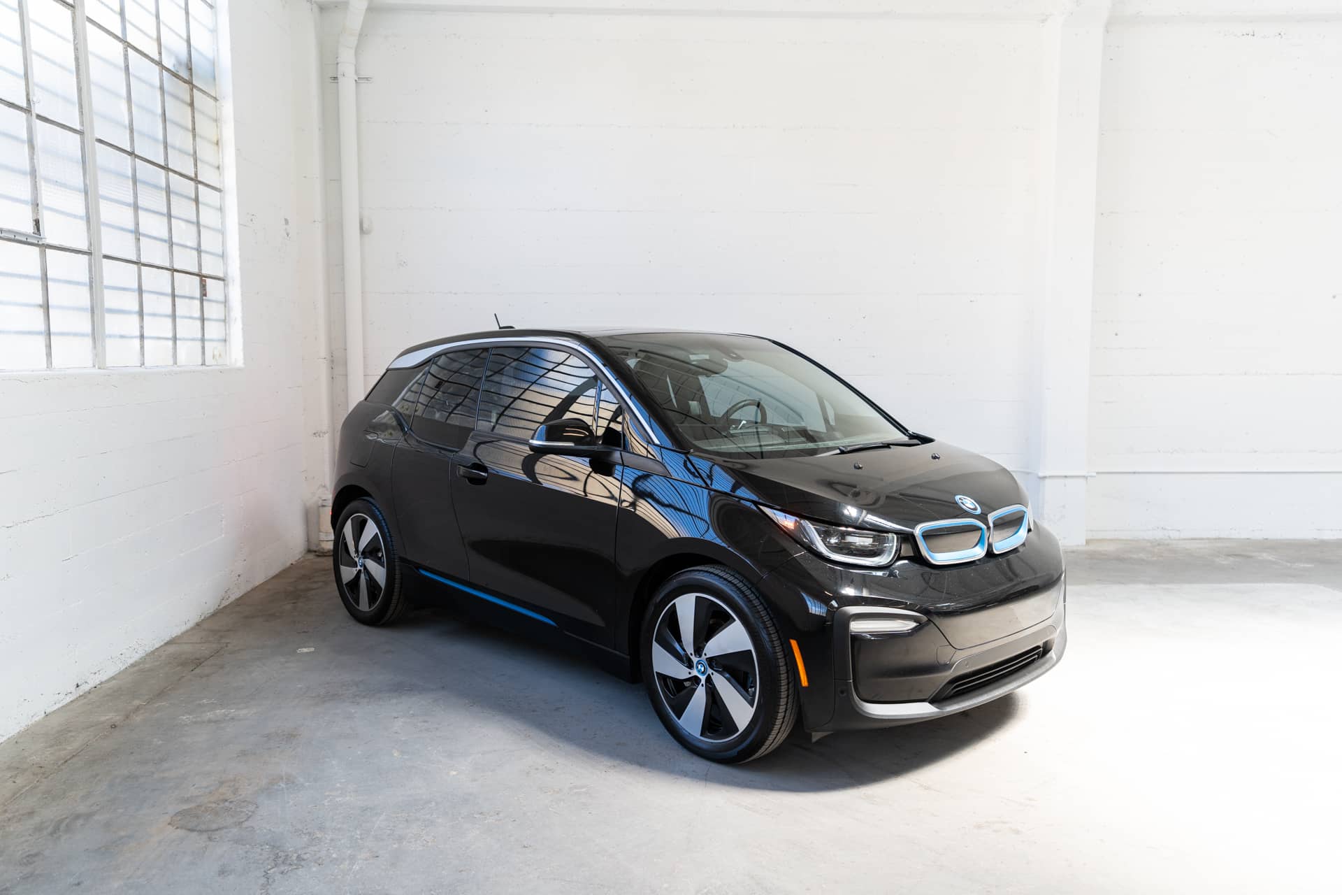EverCars Co. vehicle image 4 for BMW i3 -  Tera World on EverCars Co.