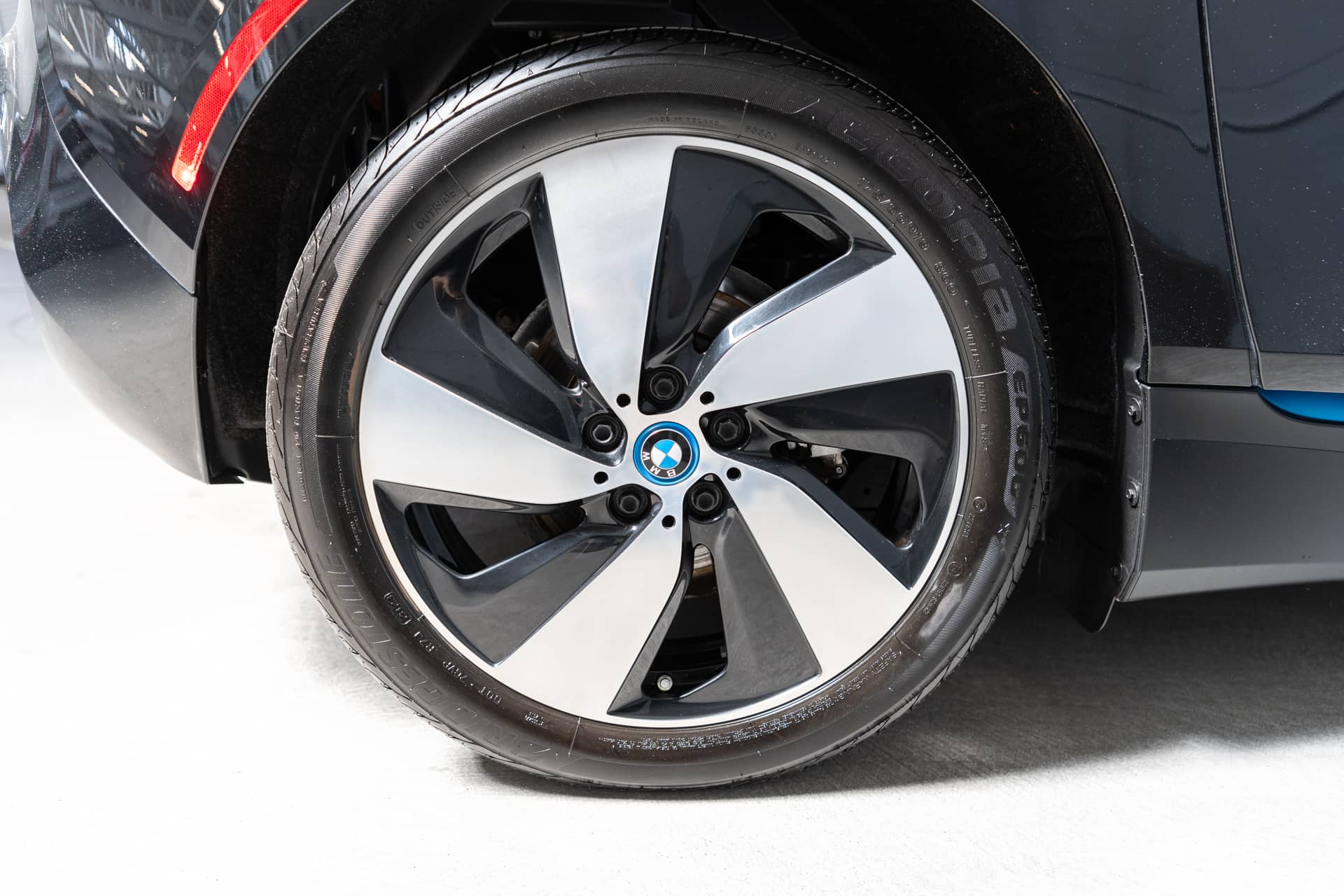 EverCars Co. vehicle image 13 for BMW i3 -  Tera World on EverCars Co.