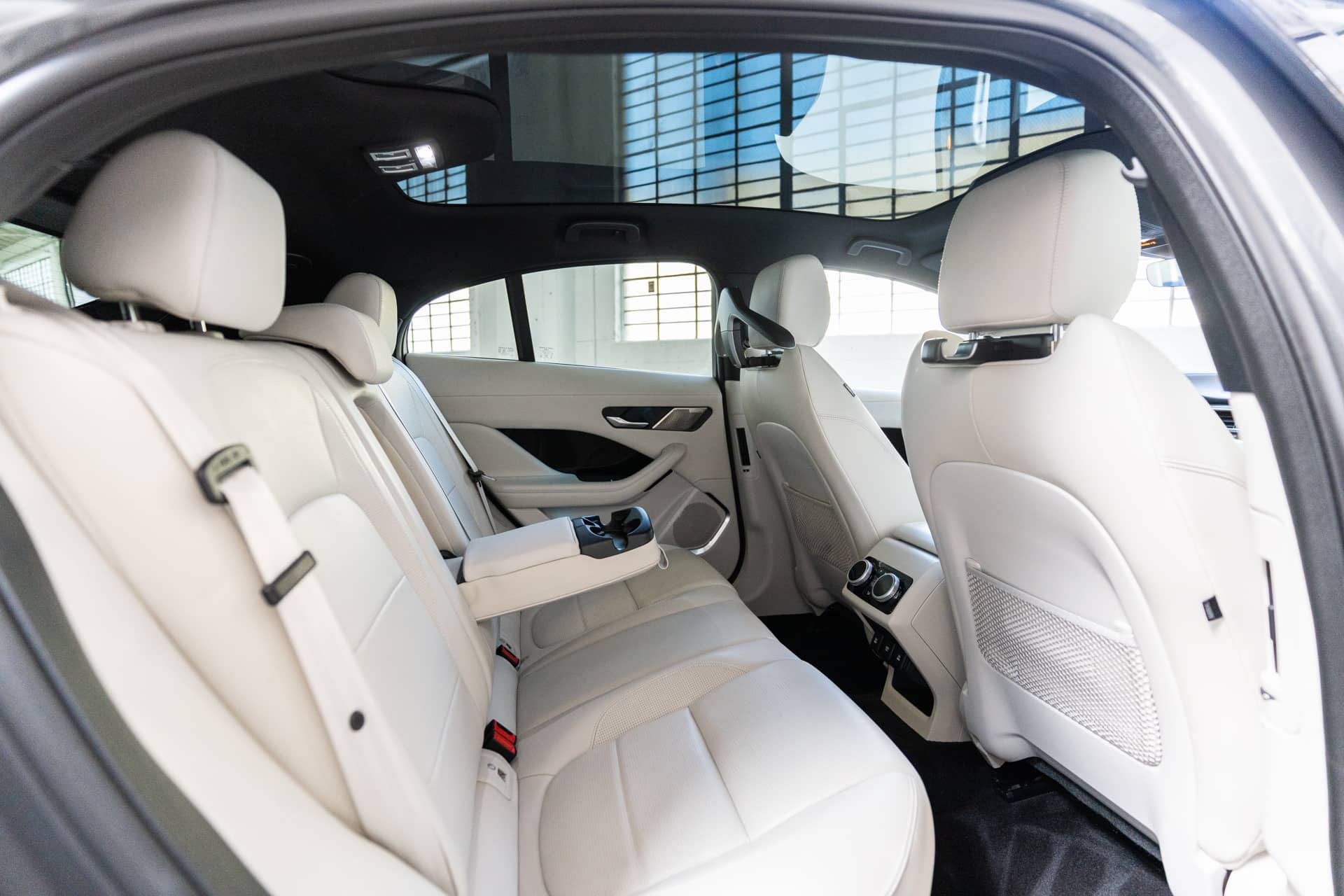 EverCars Co. vehicle image 17 for Jaguar I-Pace -  HSE on EverCars Co.