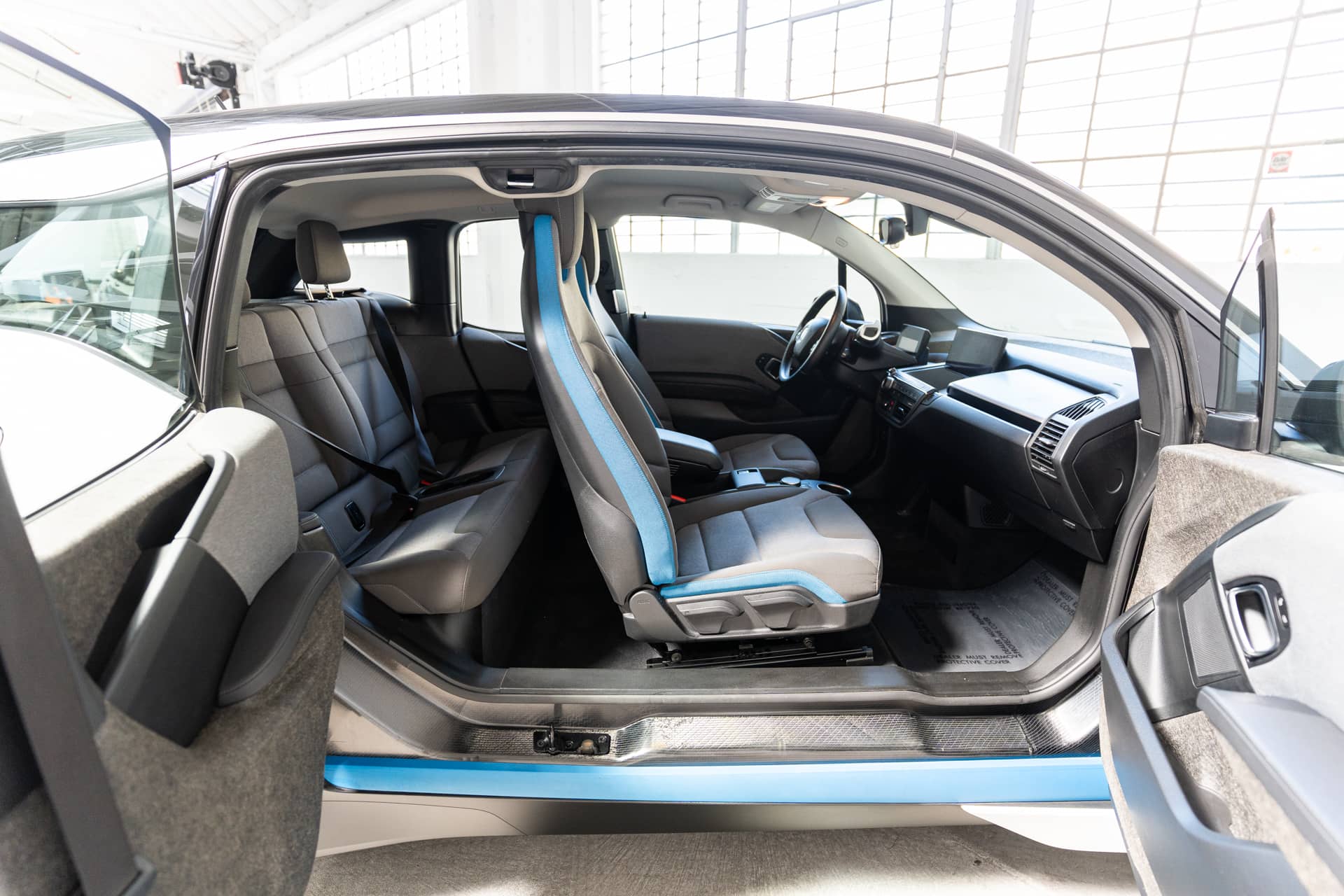 EverCars Co. vehicle image 15 for BMW i3 -  Deka World on EverCars Co.