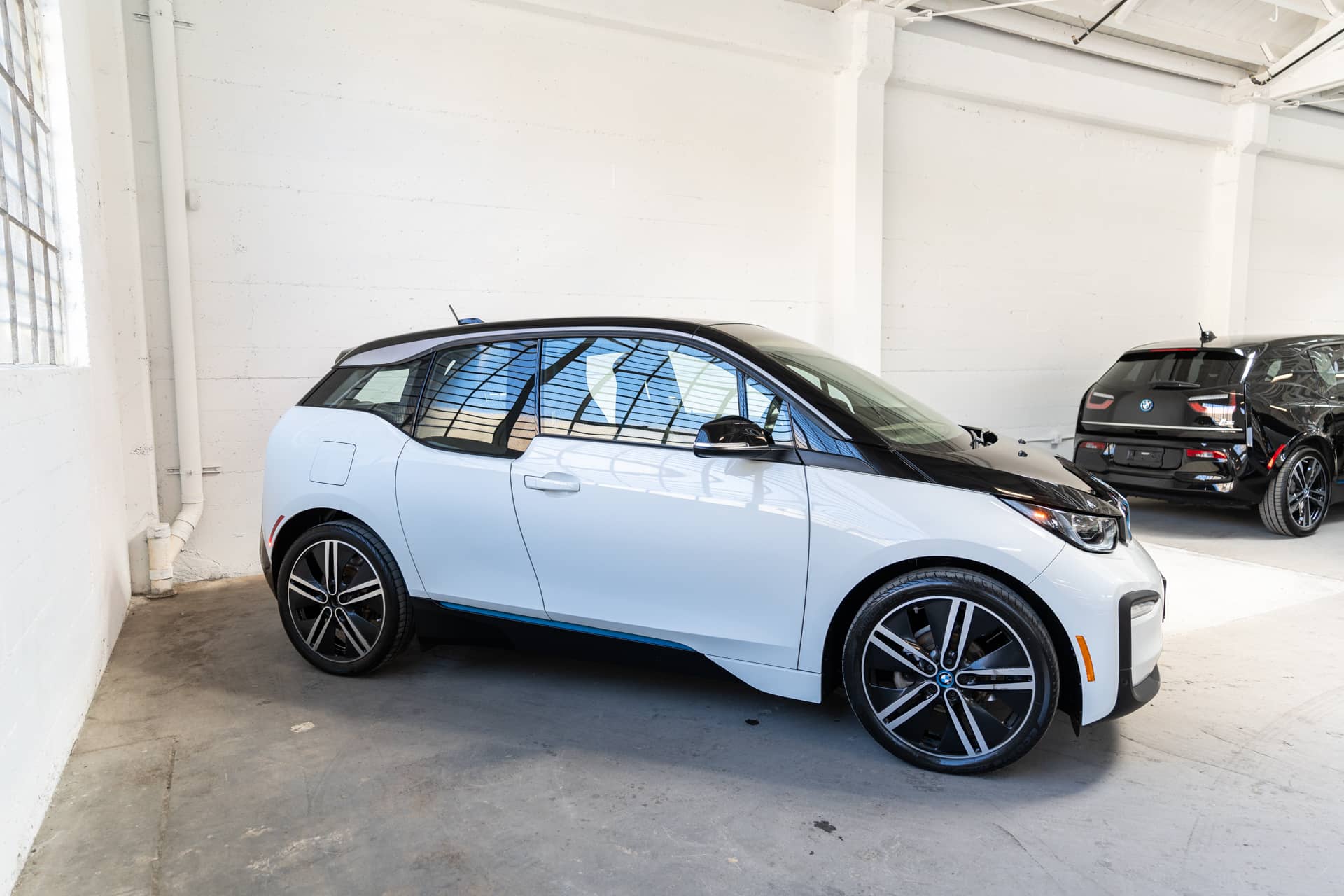 EverCars Co. vehicle image 5 for BMW i3 -  Deka World on EverCars Co.