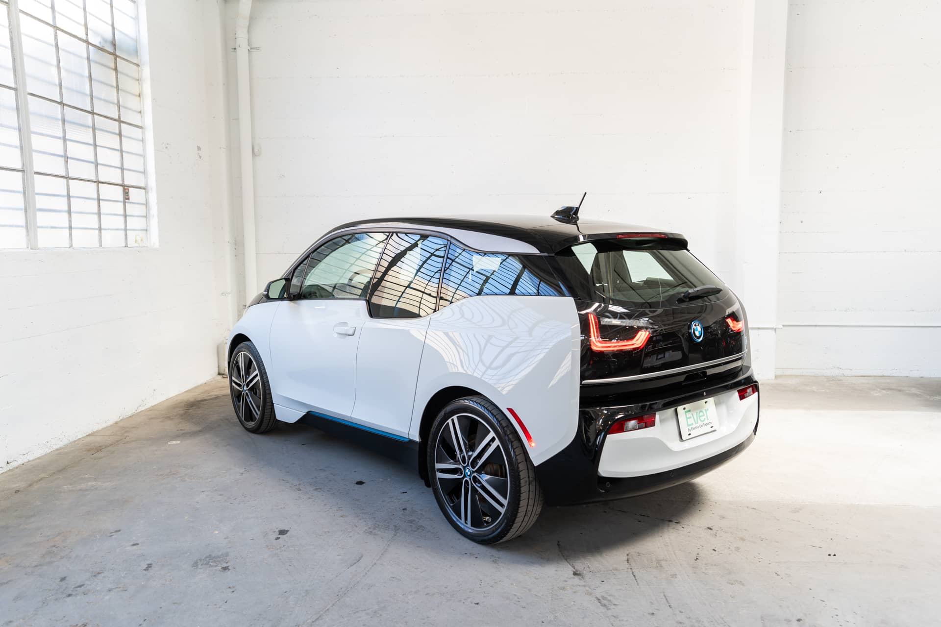EverCars Co. vehicle image 8 for BMW i3 -  Deka World on EverCars Co.