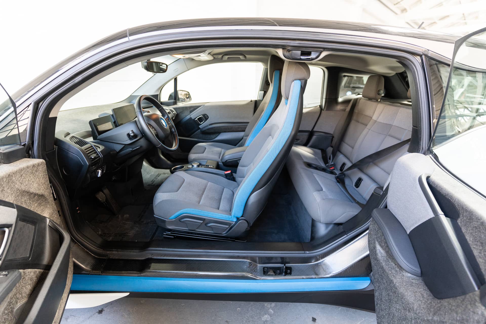 EverCars Co. vehicle image 14 for BMW i3 -  Deka World on EverCars Co.
