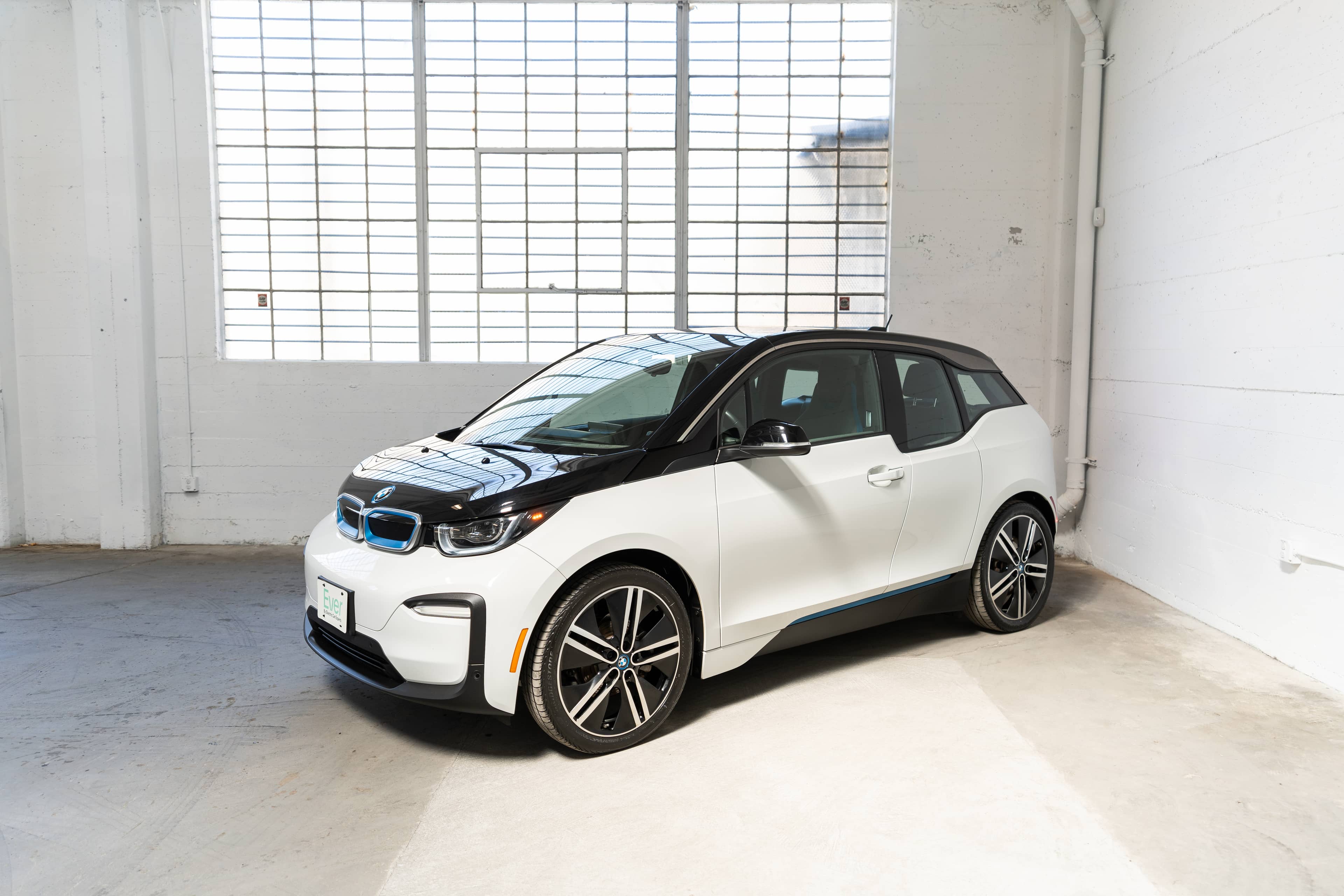 EverCars Co. vehicle image 2 for BMW i3 -  Deka World on EverCars Co.