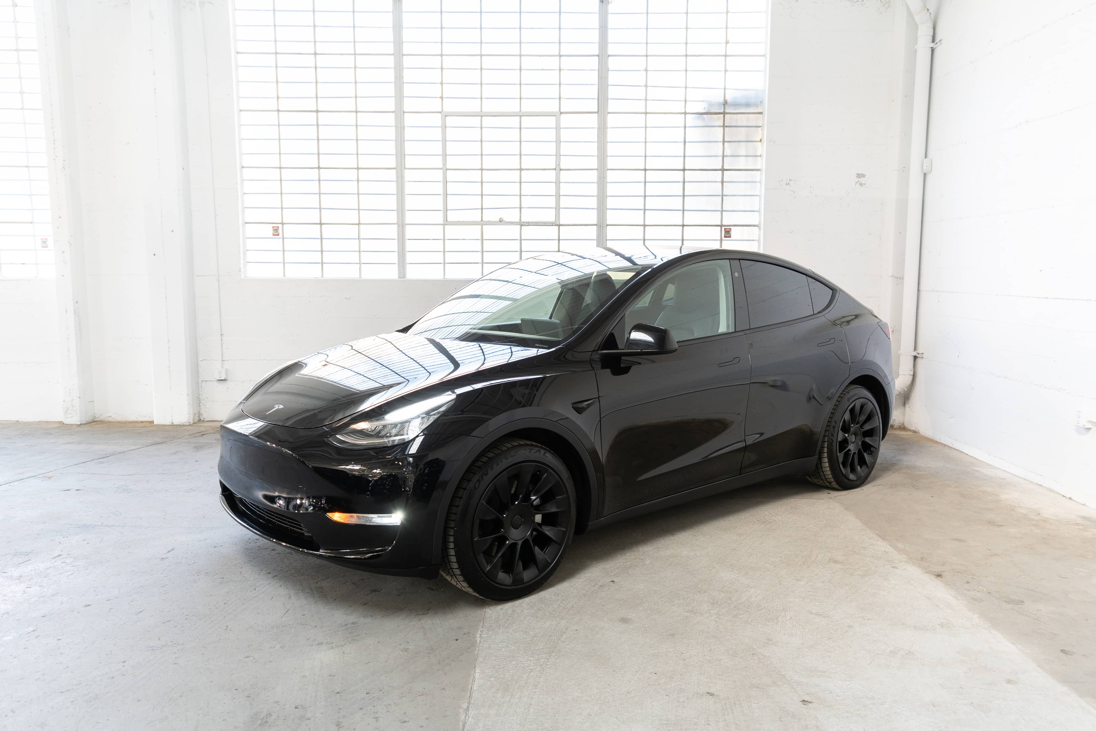 EverCars Co. vehicle image 2 for Tesla Model Y -  Long Range on EverCars Co.