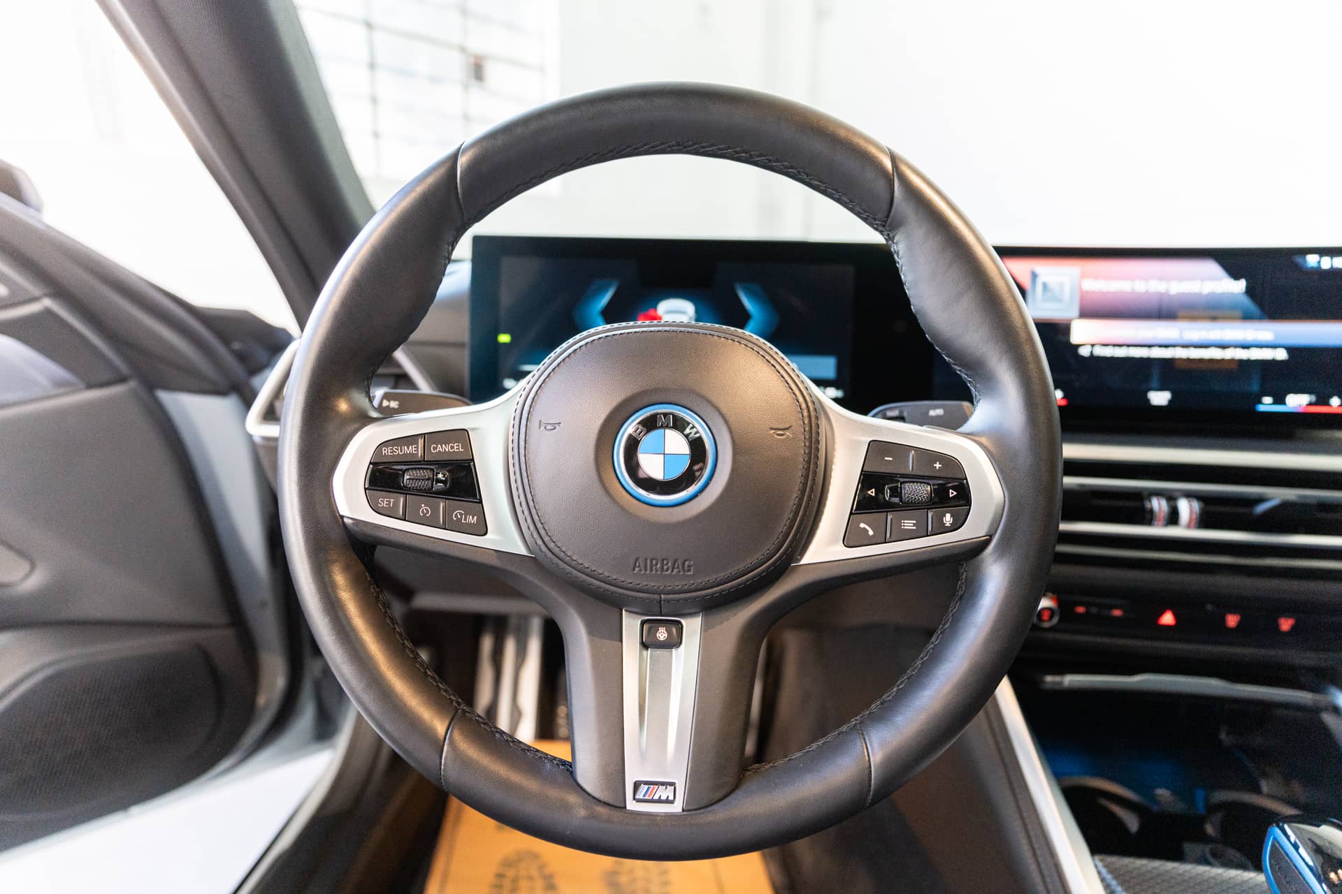 EverCars Co. vehicle image 19 for BMW i4 -  eDrive40 M Sport Line on EverCars Co.