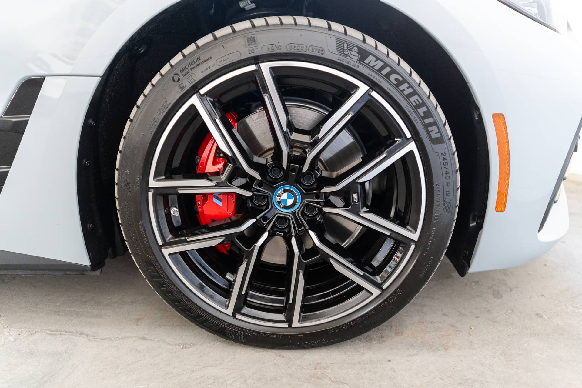 EverCars Co. vehicle image 12 for BMW i4 -  eDrive40 M Sport Line on EverCars Co.