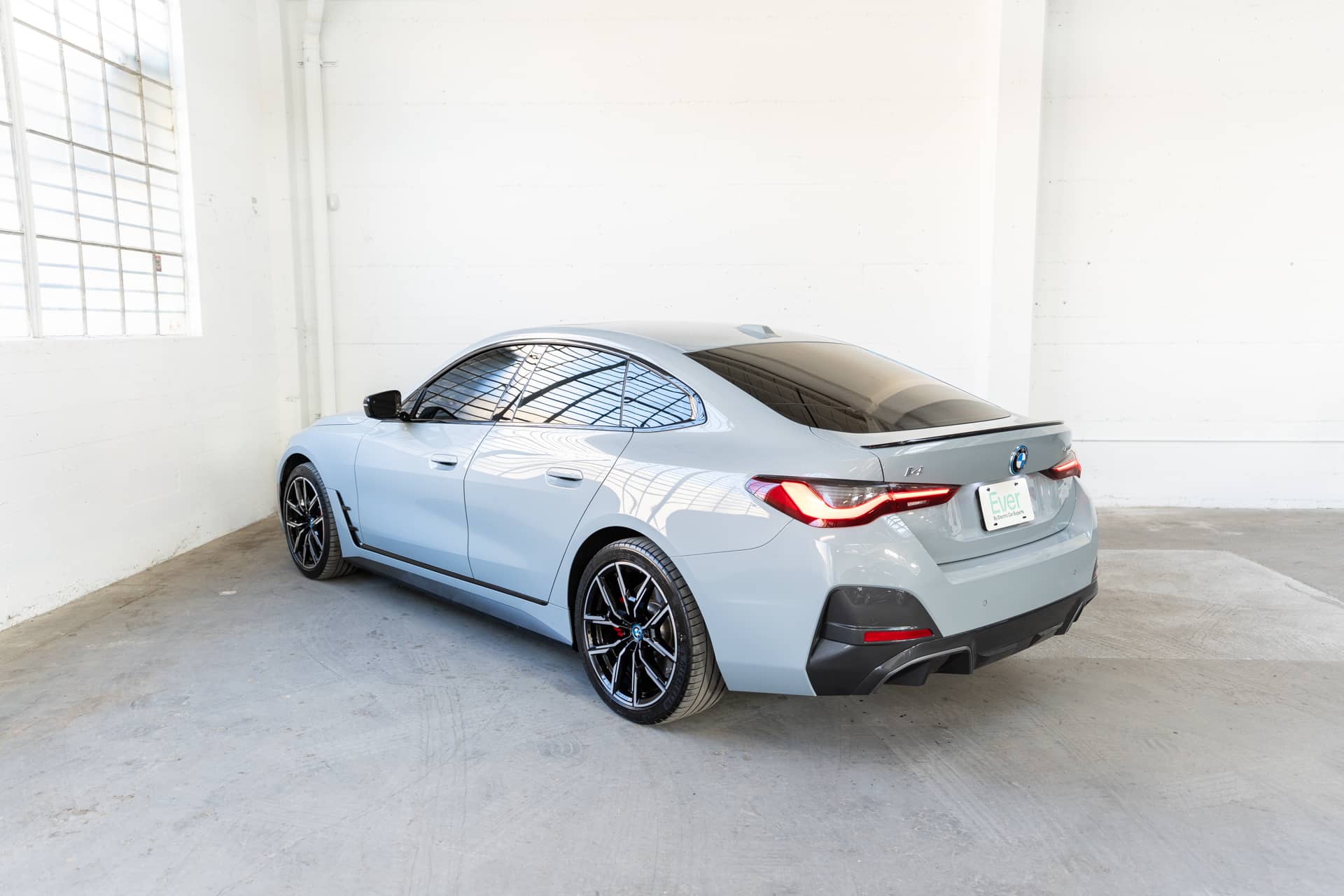 EverCars Co. vehicle image 8 for BMW i4 -  eDrive40 M Sport Line on EverCars Co.