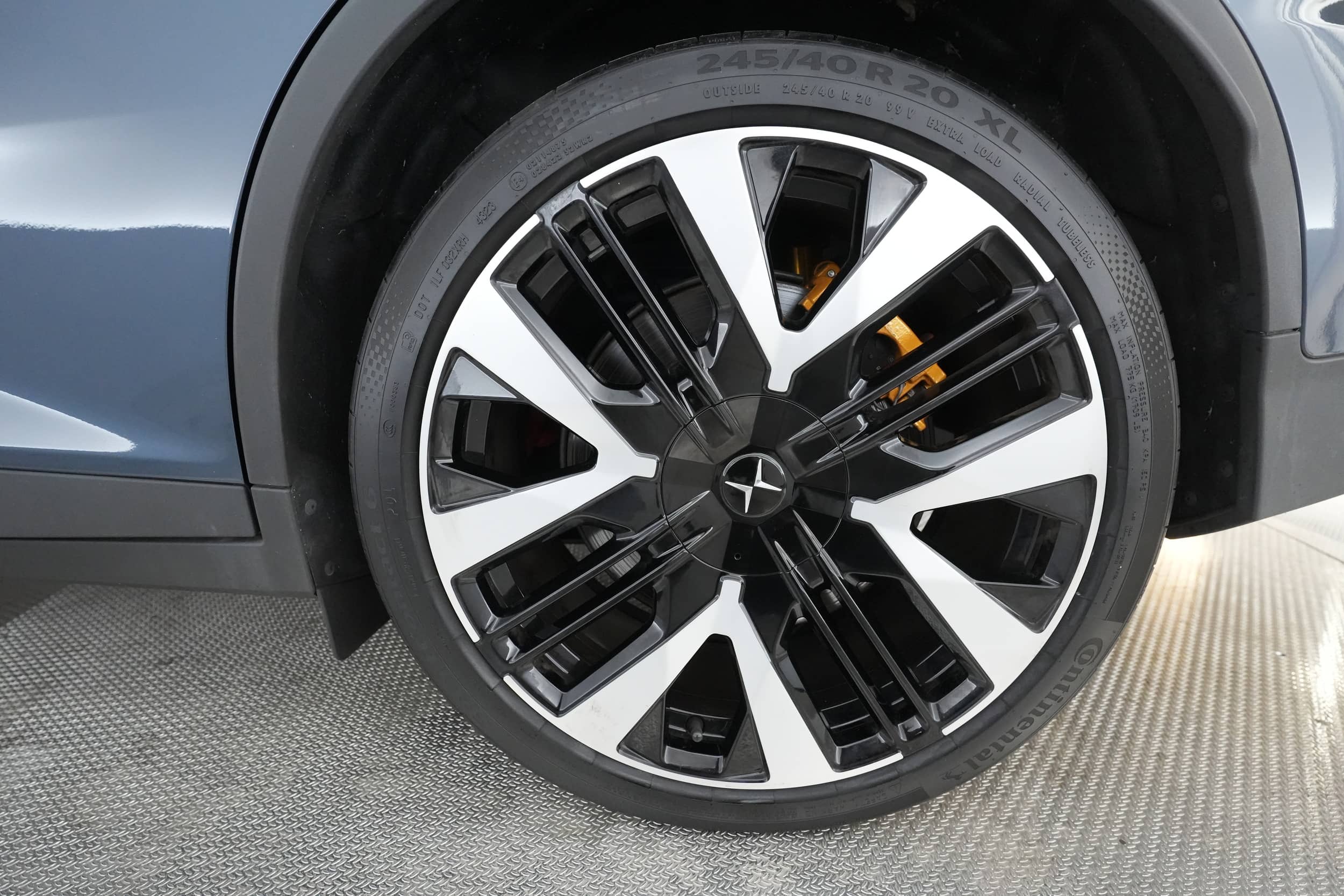 EverCars Co. vehicle image 12 for Polestar 2 -  Performance Plus on EverCars Co.