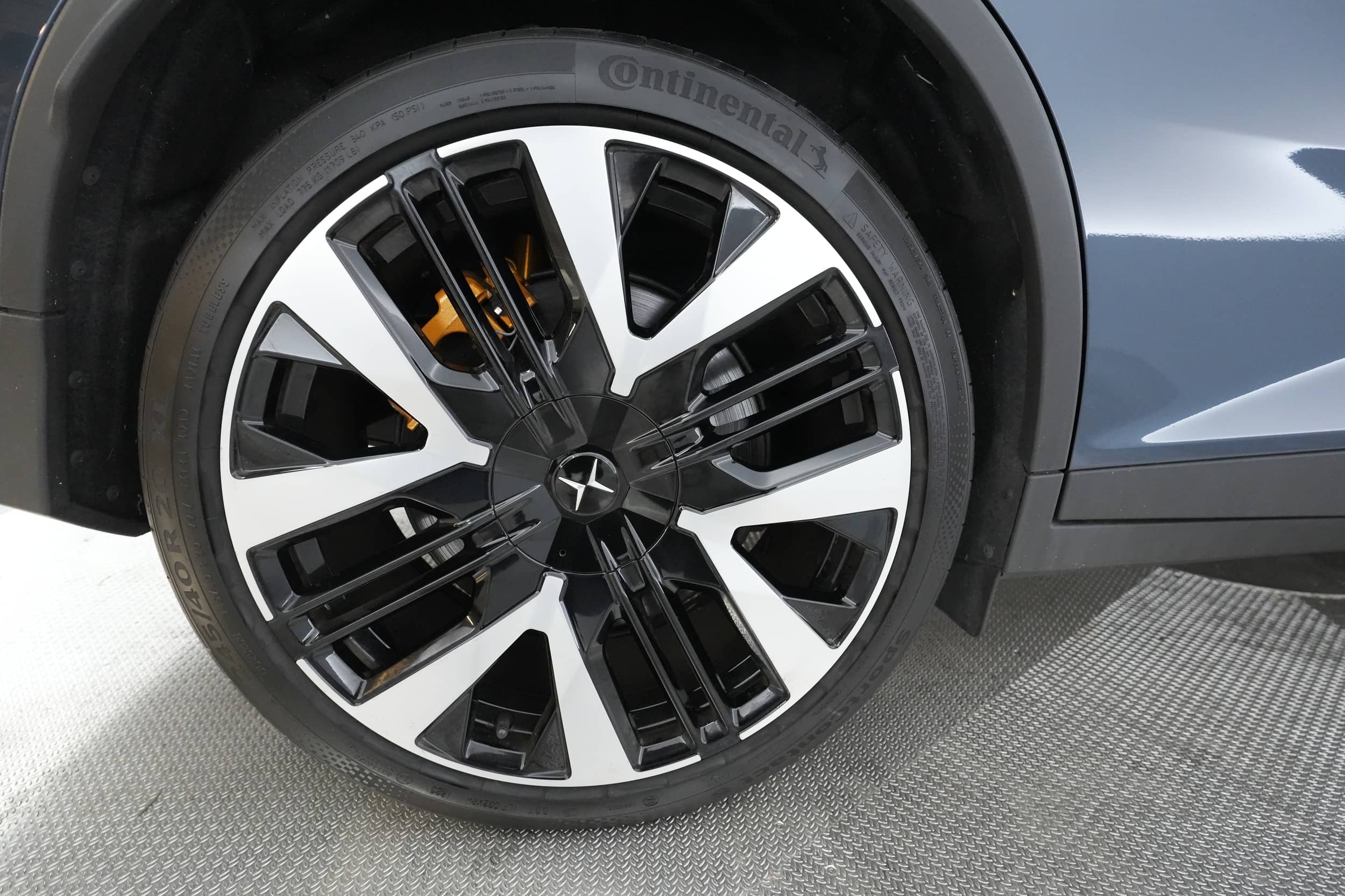 EverCars Co. vehicle image 14 for Polestar 2 -  Performance Plus on EverCars Co.