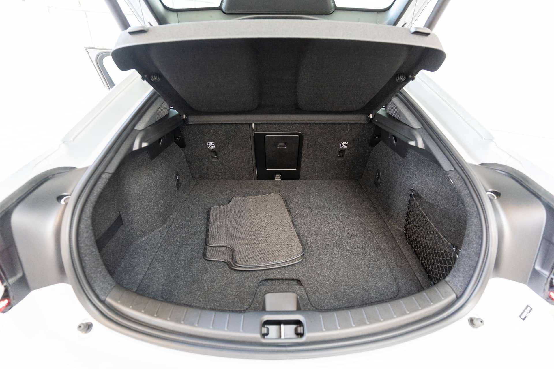EverCars Co. vehicle image 20 for Polestar 2 -  Performance Plus on EverCars Co.