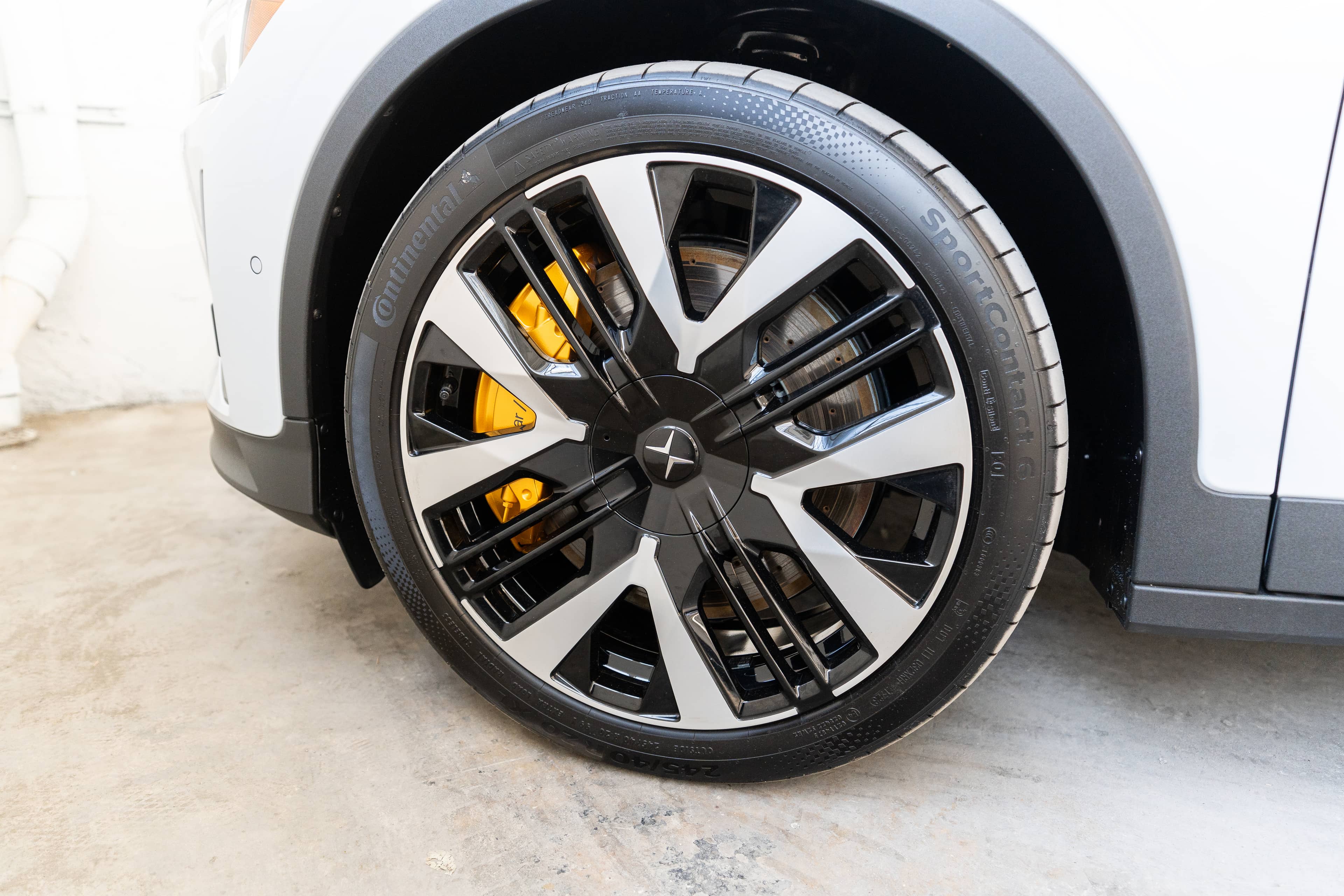 EverCars Co. vehicle image 10 for Polestar 2 -  Performance Plus on EverCars Co.
