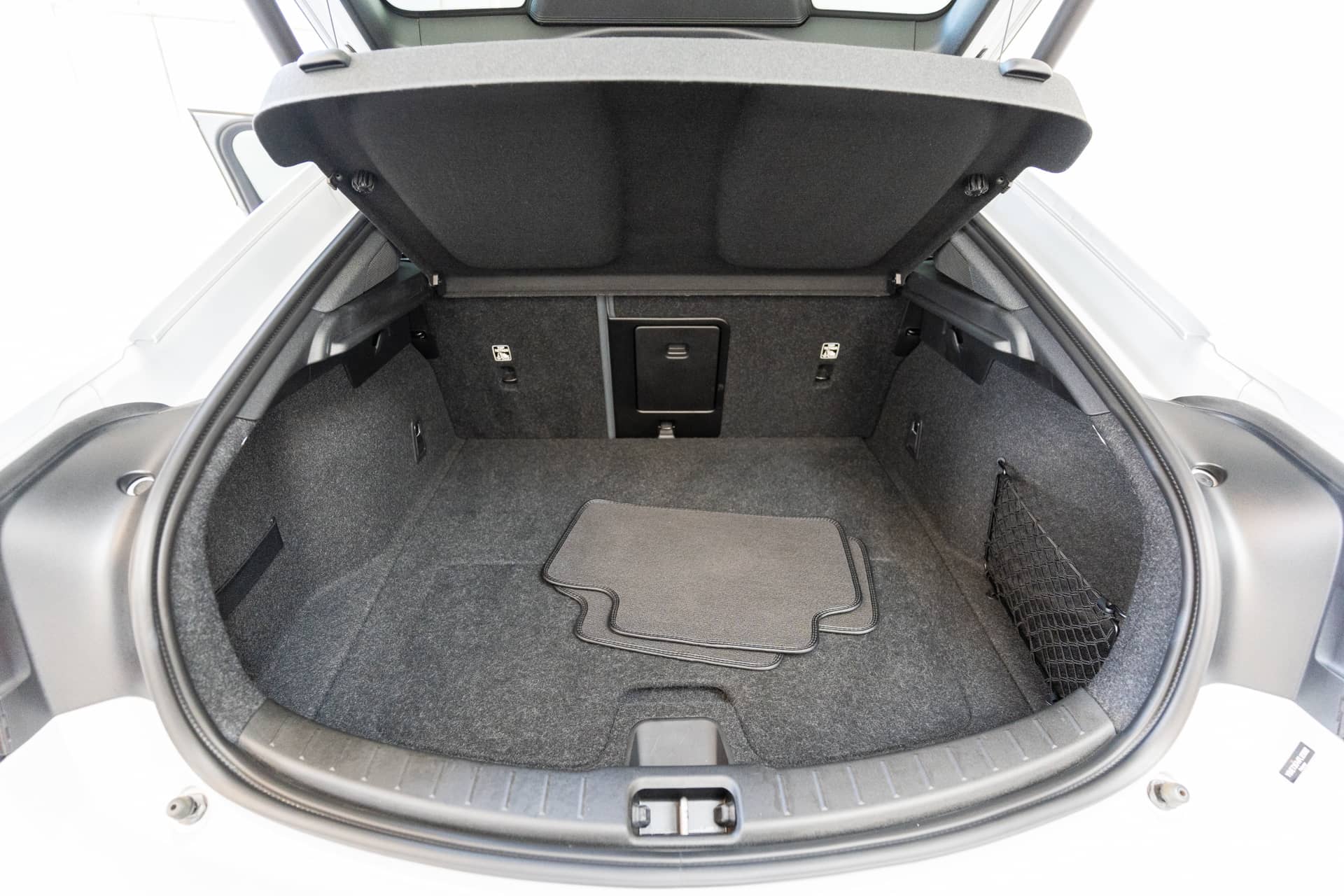 EverCars Co. vehicle image 20 for Polestar 2 -  Performance Plus on EverCars Co.