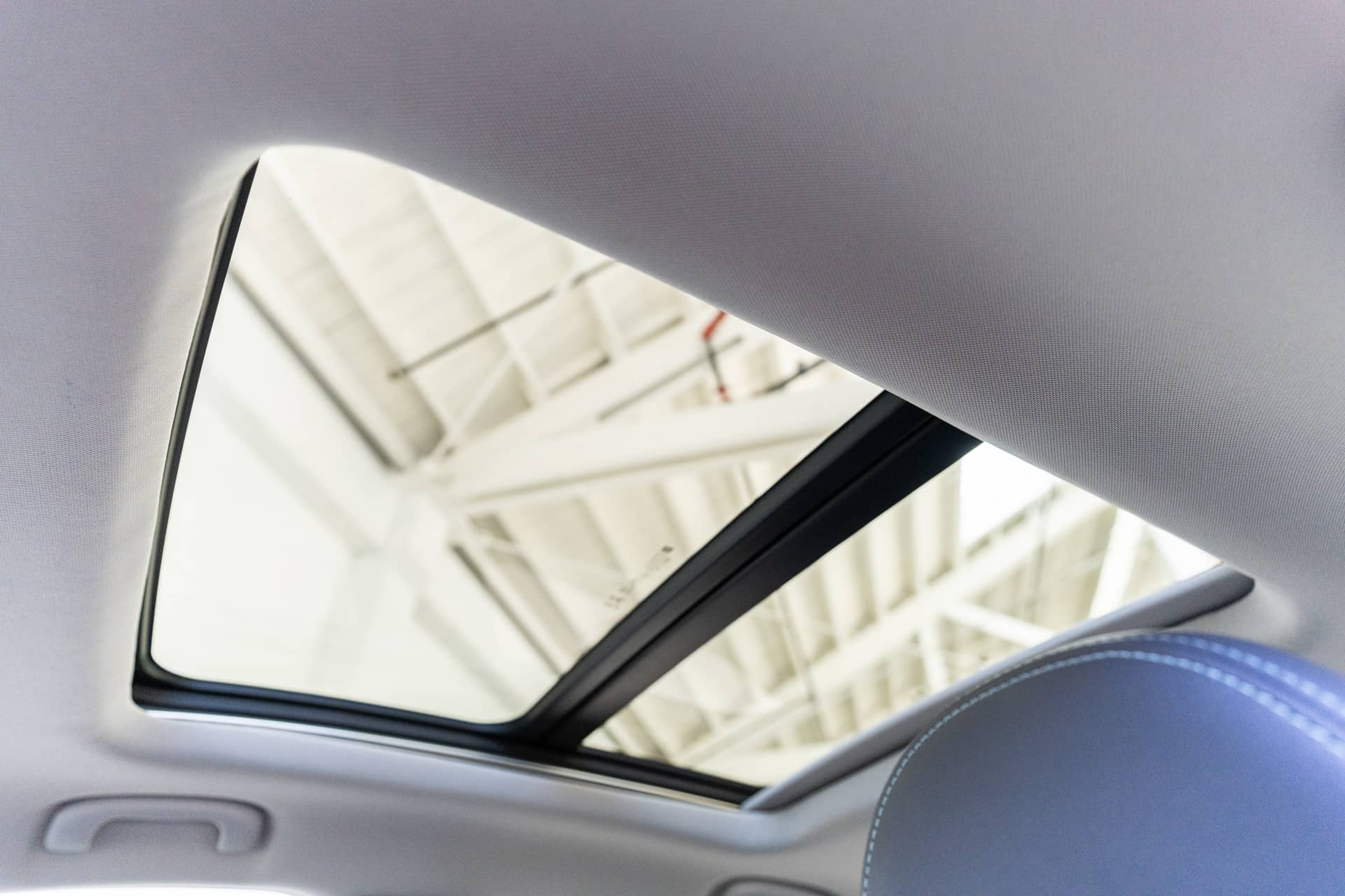 EverCars Co. vehicle image 21 for Chevrolet Bolt EUV -  Premier on EverCars Co.