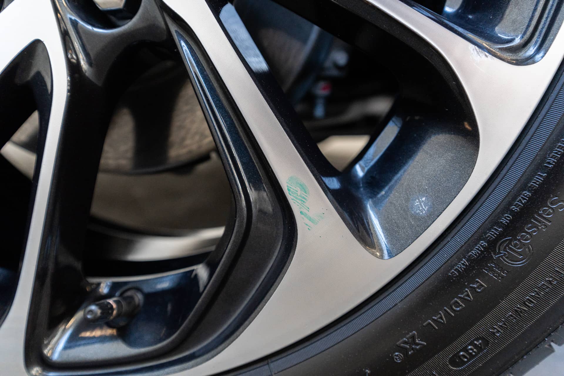 EverCars Co. vehicle image 26 for Chevrolet Bolt EUV -  Premier on EverCars Co.