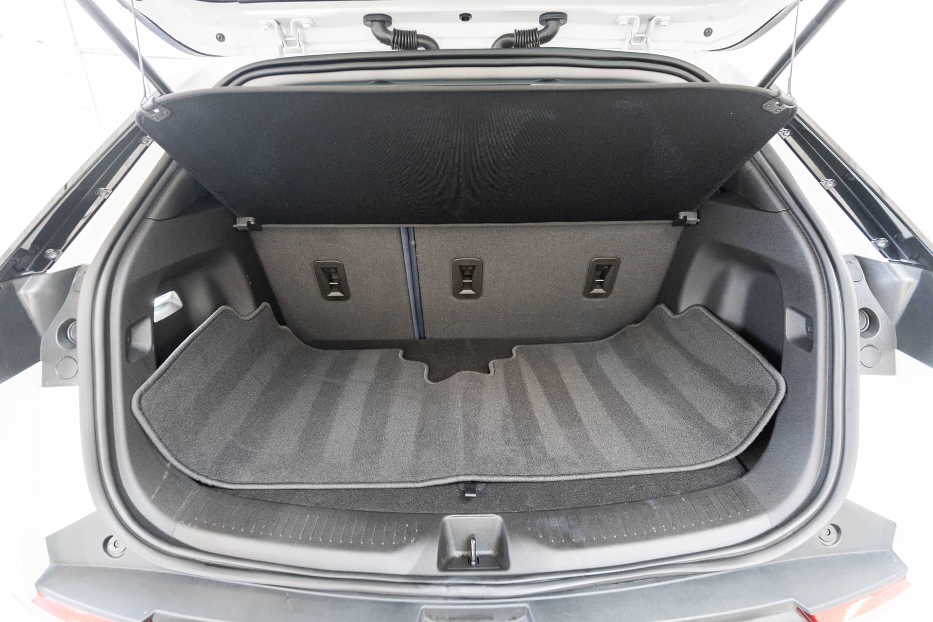 EverCars Co. vehicle image 20 for Chevrolet Bolt EUV -  Premier on EverCars Co.