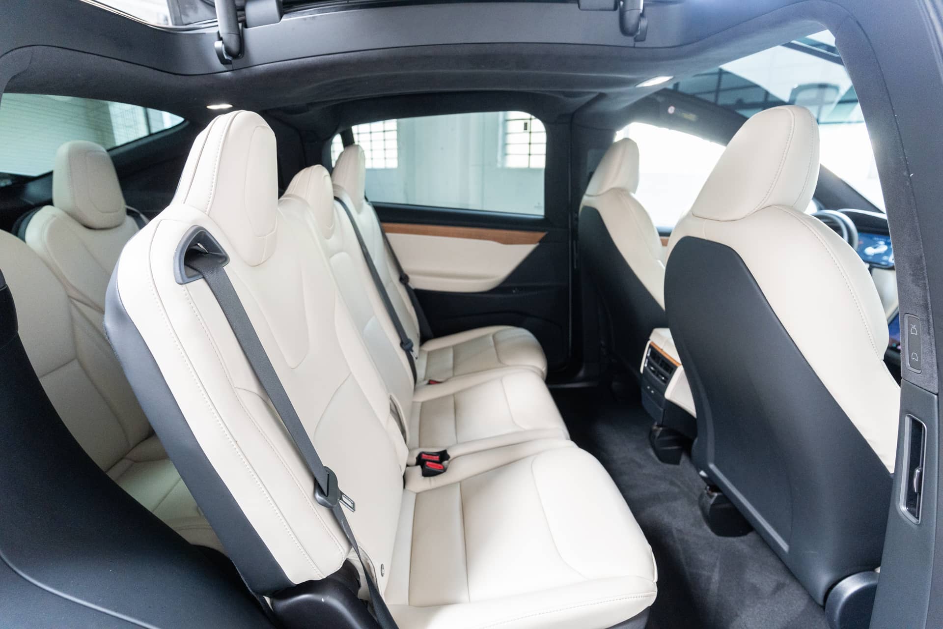 EverCars Co. vehicle image 17 for Tesla Model X -  Long Range on EverCars Co.