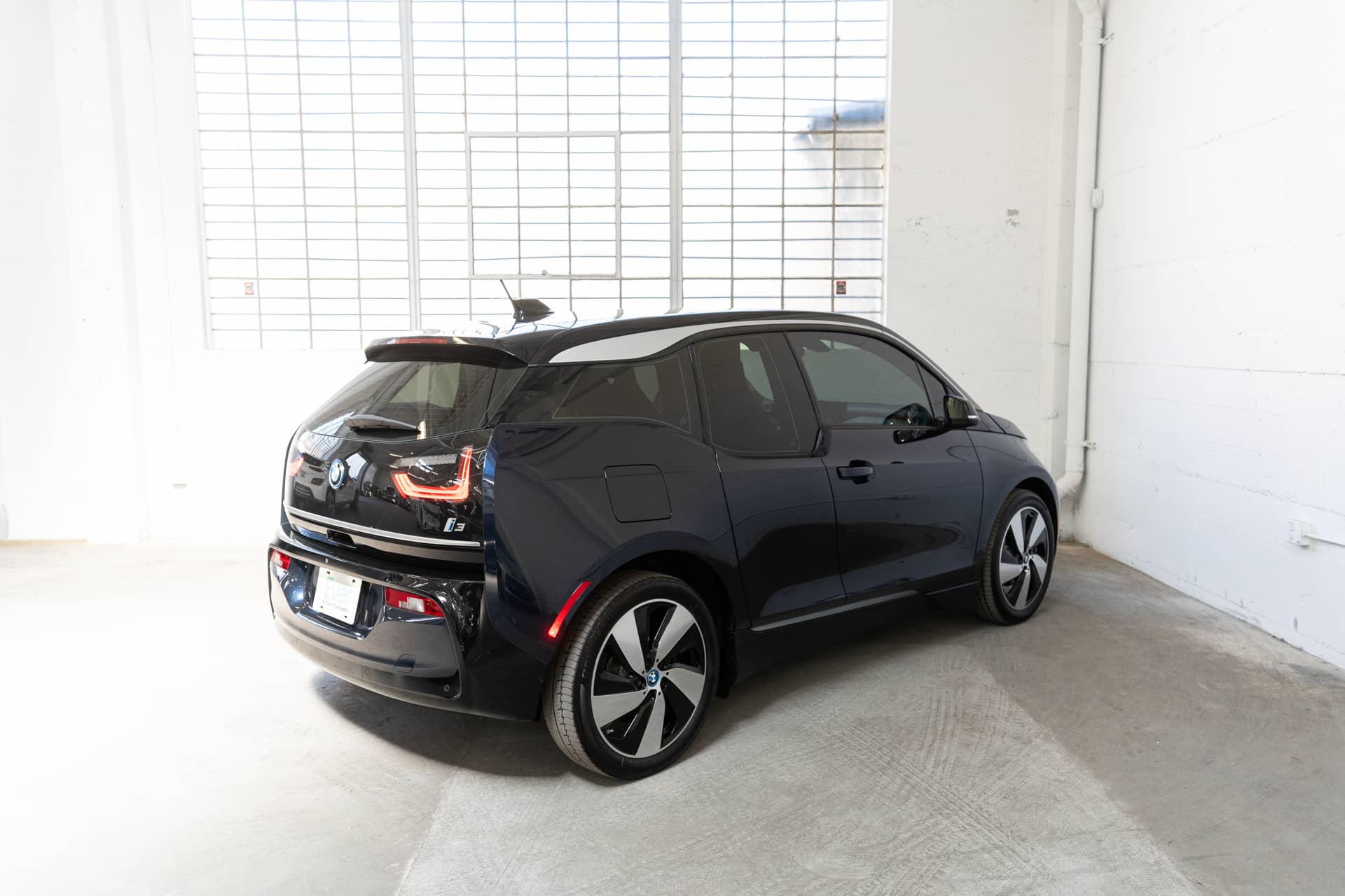 EverCars Co. vehicle image 6 for BMW i3 -  Giga World on EverCars Co.