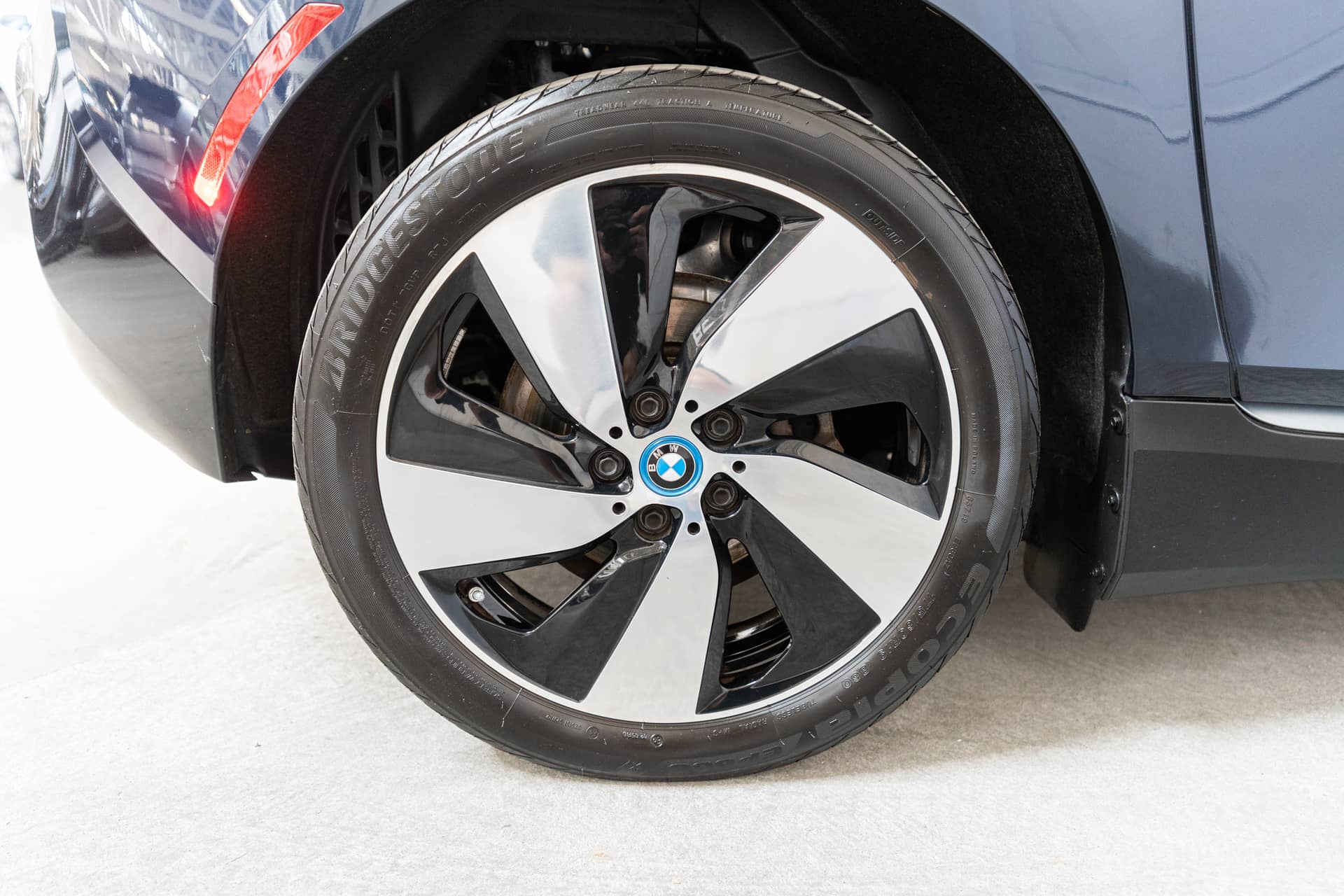 EverCars Co. vehicle image 13 for BMW i3 -  Giga World on EverCars Co.