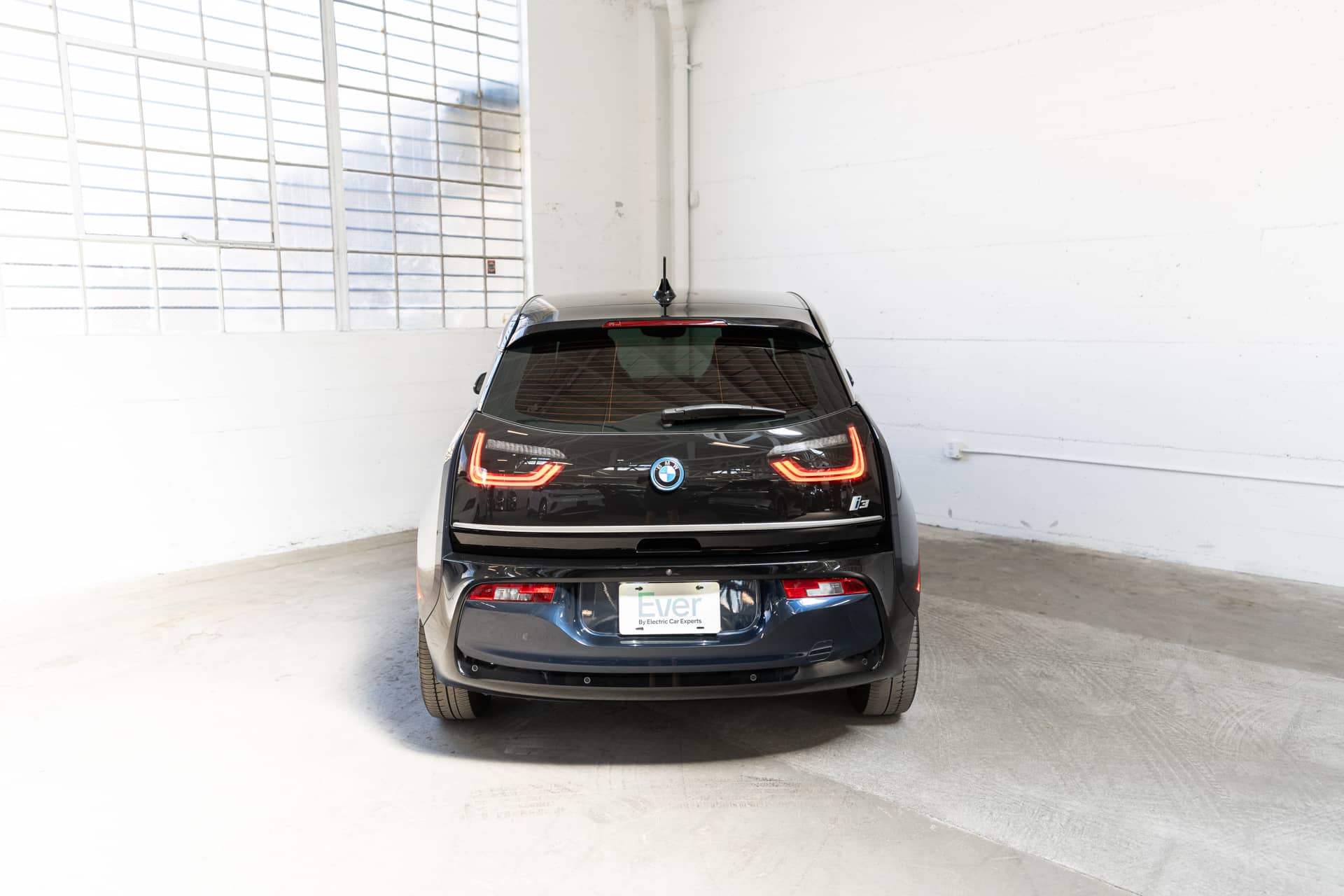 EverCars Co. vehicle image 7 for BMW i3 -  Giga World on EverCars Co.