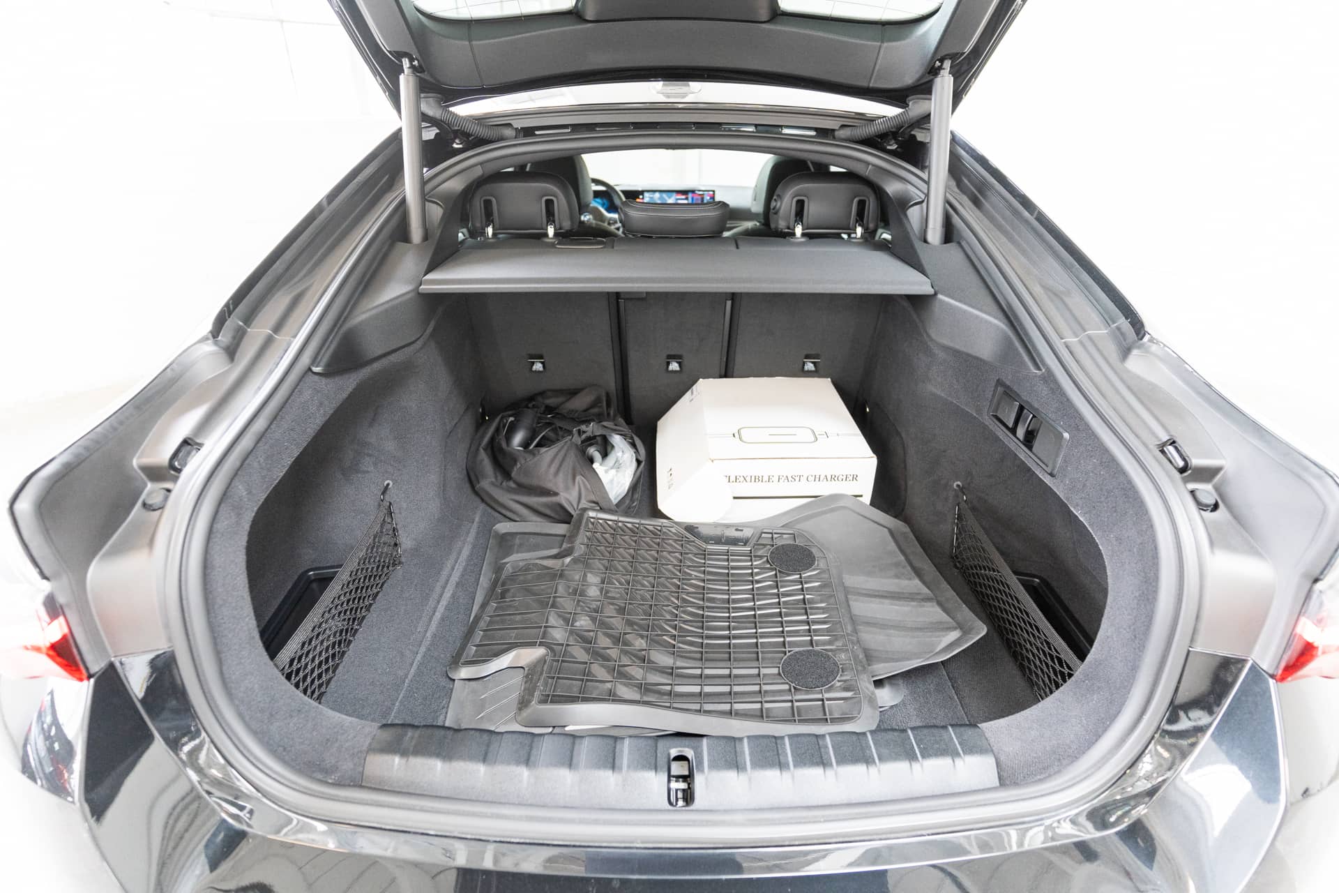 EverCars Co. vehicle image 20 for BMW I4 -  M50 Gran Coupe on EverCars Co.