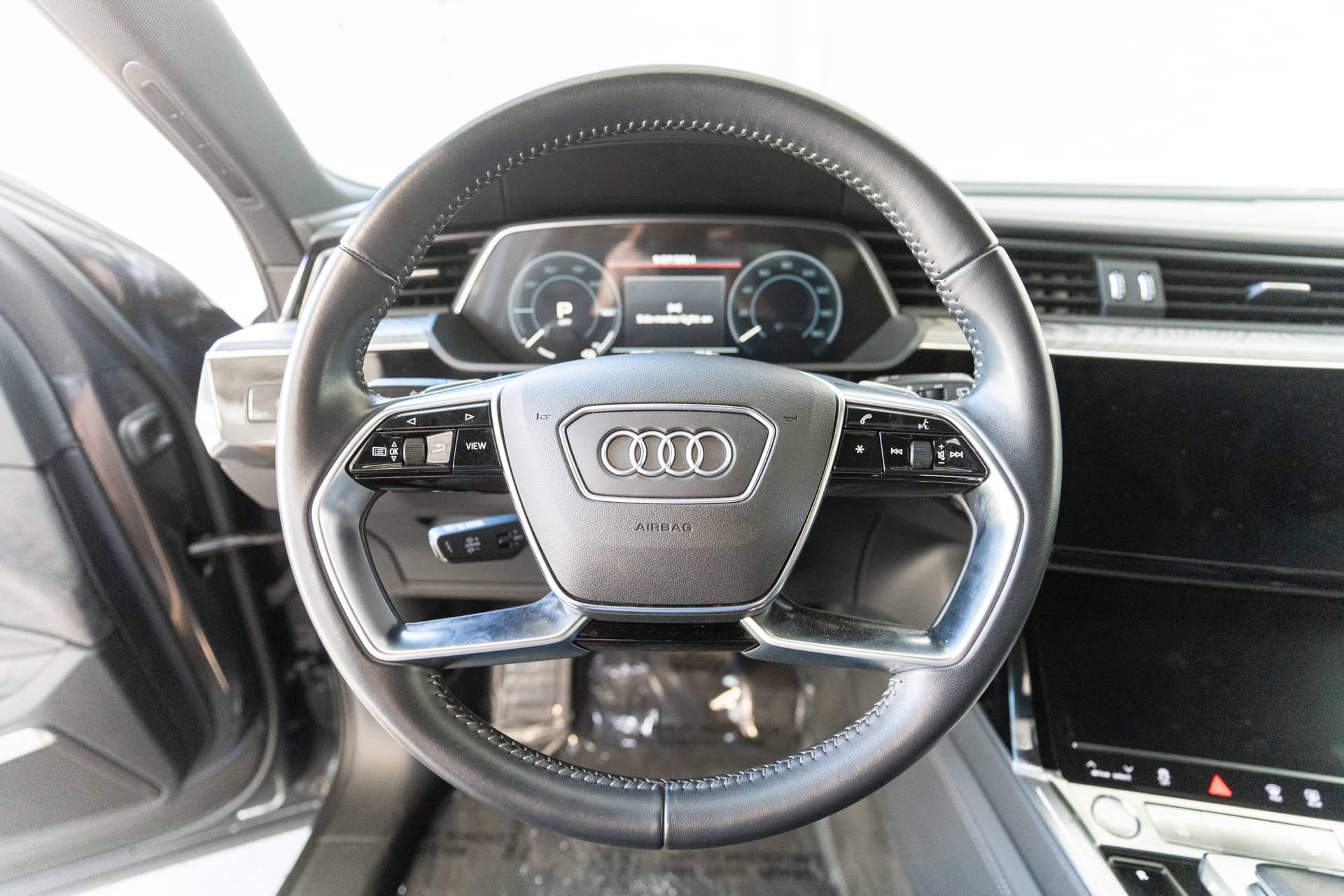 EverCars Co. vehicle image 19 for Audi e-tron -  Prestige on EverCars Co.