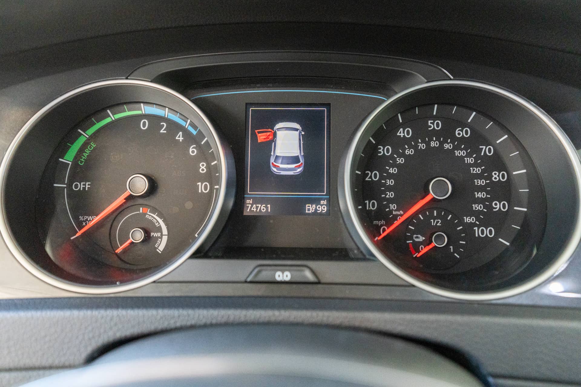 EverCars Co. vehicle image 21 for Volkswagen e-Golf -  SE on EverCars Co.