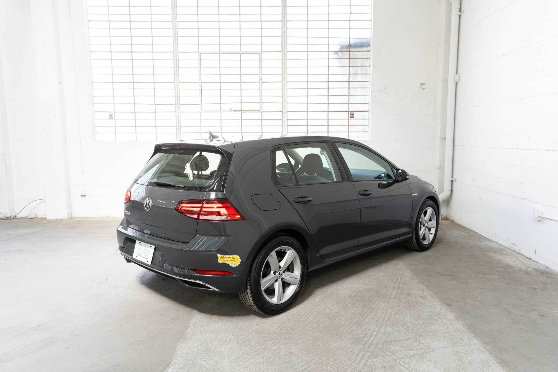 EverCars Co. vehicle image 6 for Volkswagen e-Golf -  SE on EverCars Co.