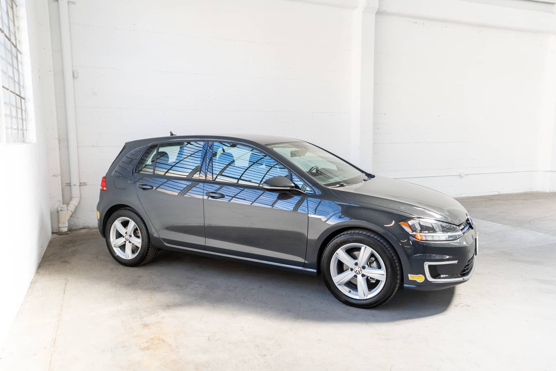 EverCars Co. vehicle image 5 for Volkswagen e-Golf -  SE on EverCars Co.