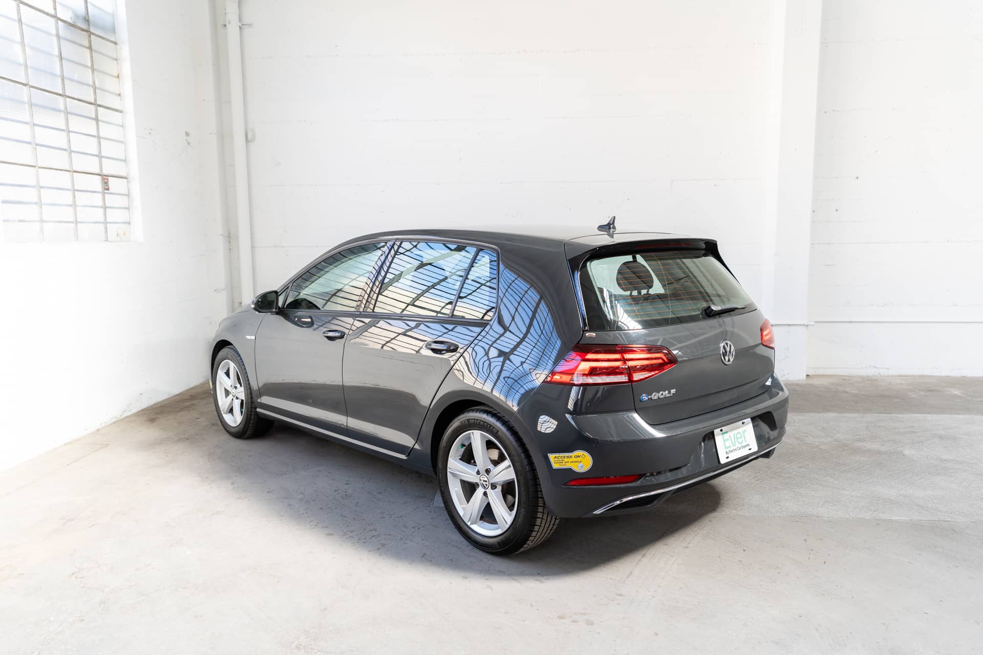 EverCars Co. vehicle image 8 for Volkswagen e-Golf -  SE on EverCars Co.