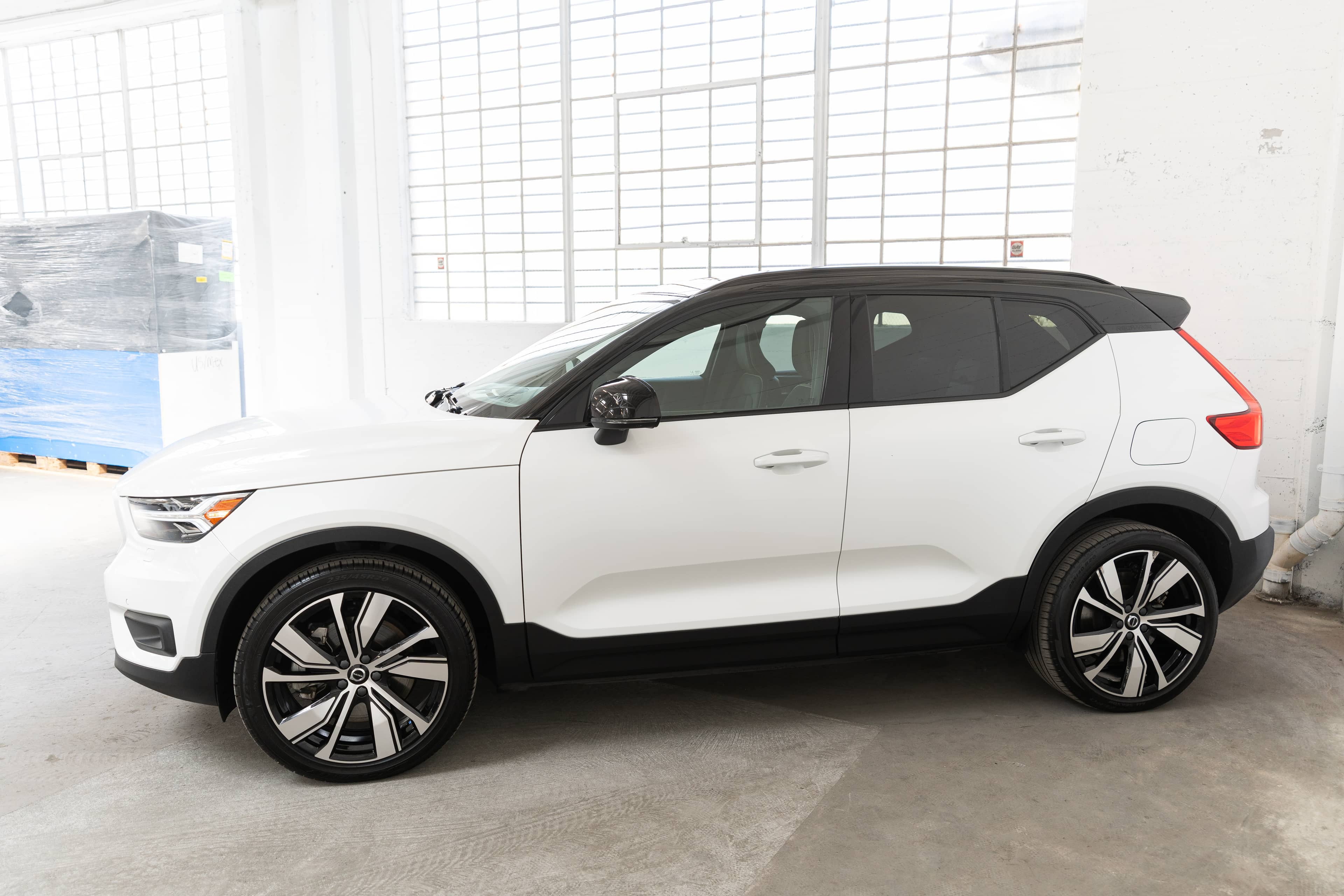 EverCars Co. vehicle image 9 for Volvo XC40 Recharge -  Pure Electric P8 on EverCars Co.