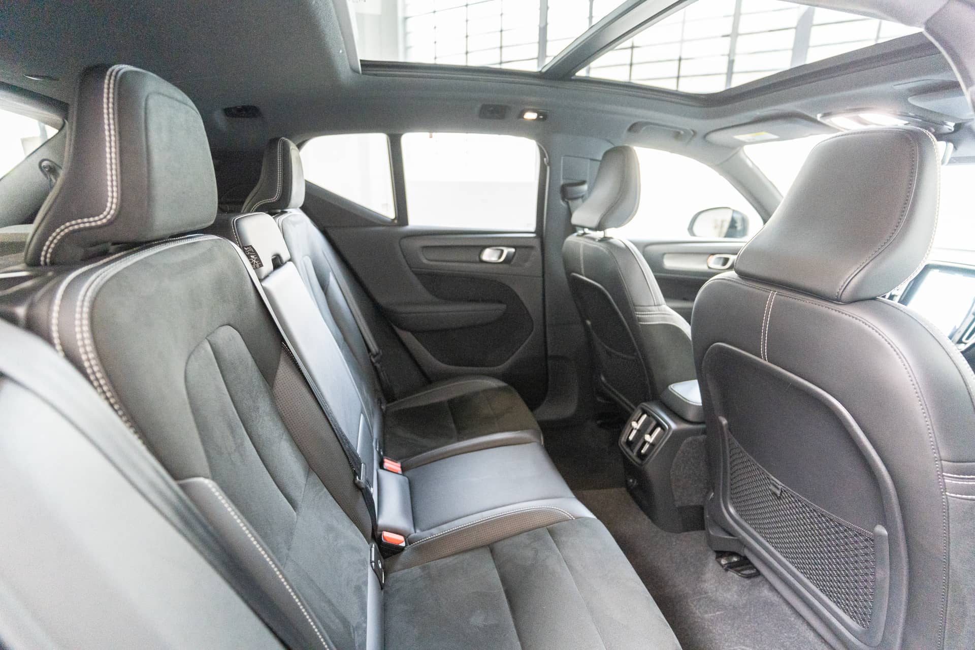 EverCars Co. vehicle image 17 for Volvo XC40 Recharge -  Pure Electric P8 on EverCars Co.
