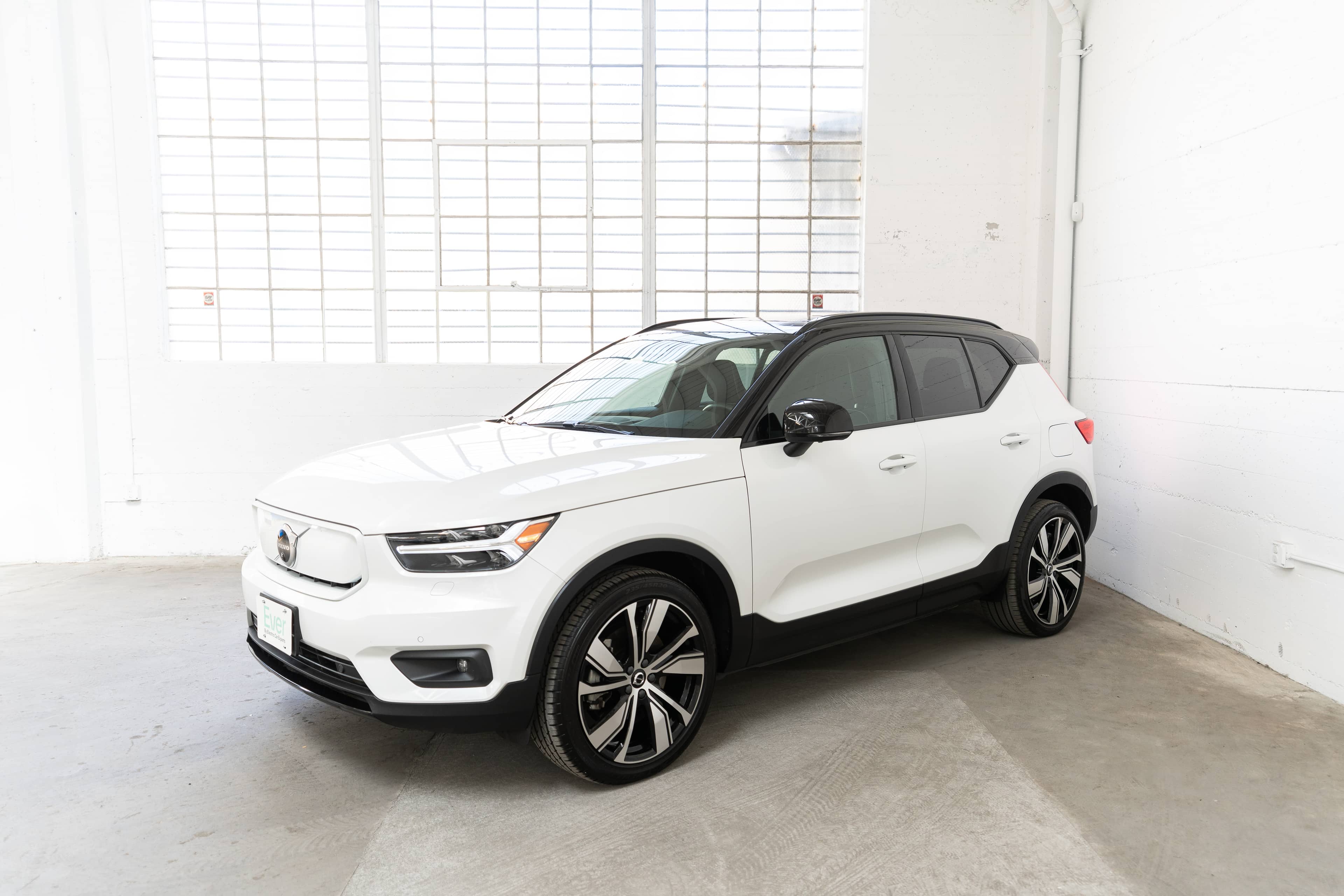 EverCars Co. vehicle image 2 for Volvo XC40 Recharge -  Pure Electric P8 on EverCars Co.