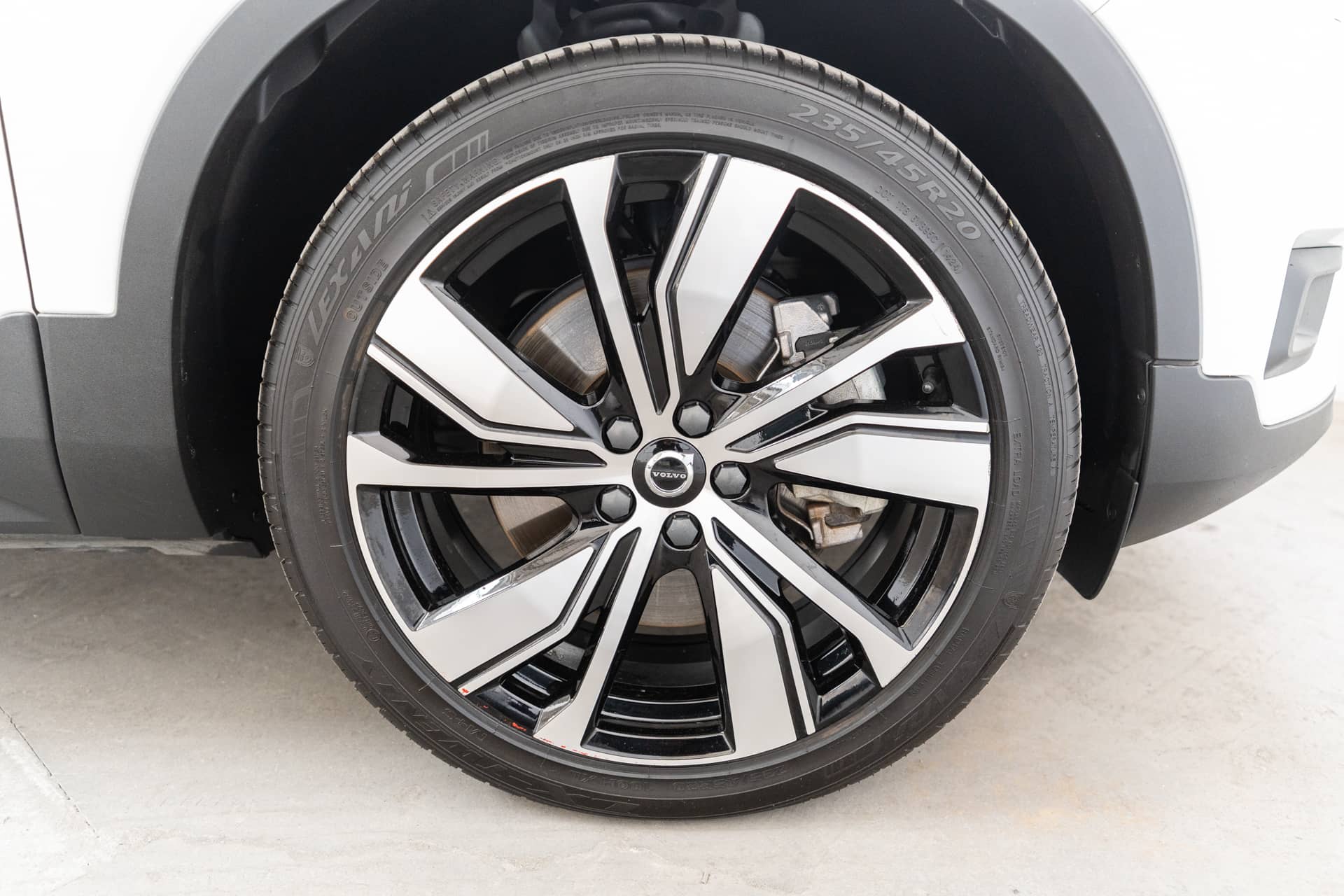 EverCars Co. vehicle image 12 for Volvo XC40 Recharge -  Pure Electric P8 on EverCars Co.