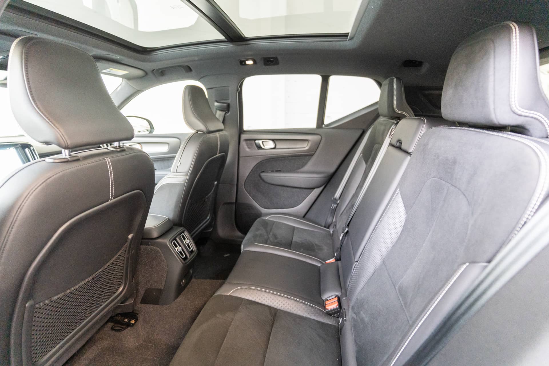 EverCars Co. vehicle image 15 for Volvo XC40 Recharge -  Pure Electric P8 on EverCars Co.