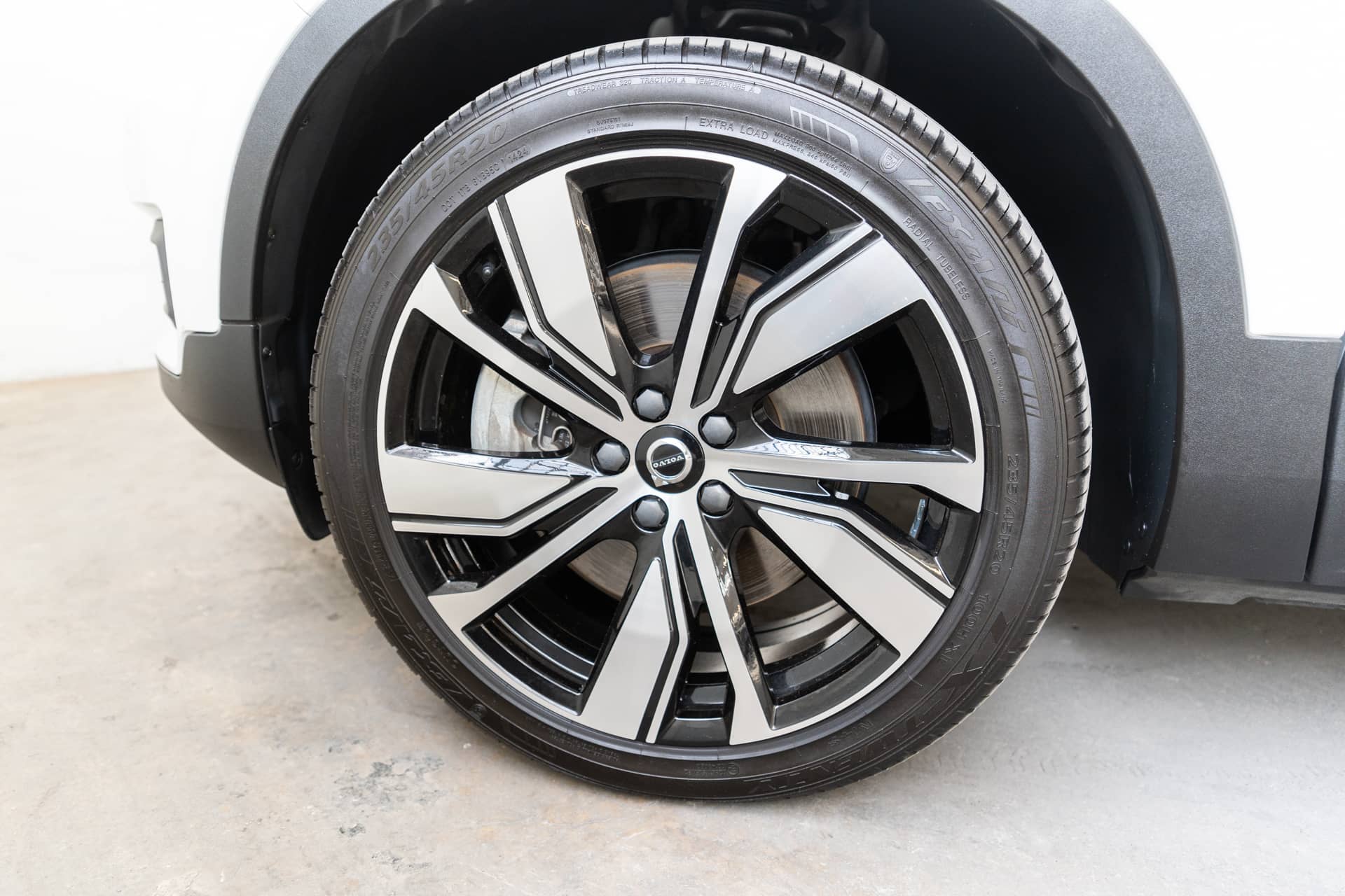 EverCars Co. vehicle image 10 for Volvo XC40 Recharge -  Pure Electric P8 on EverCars Co.