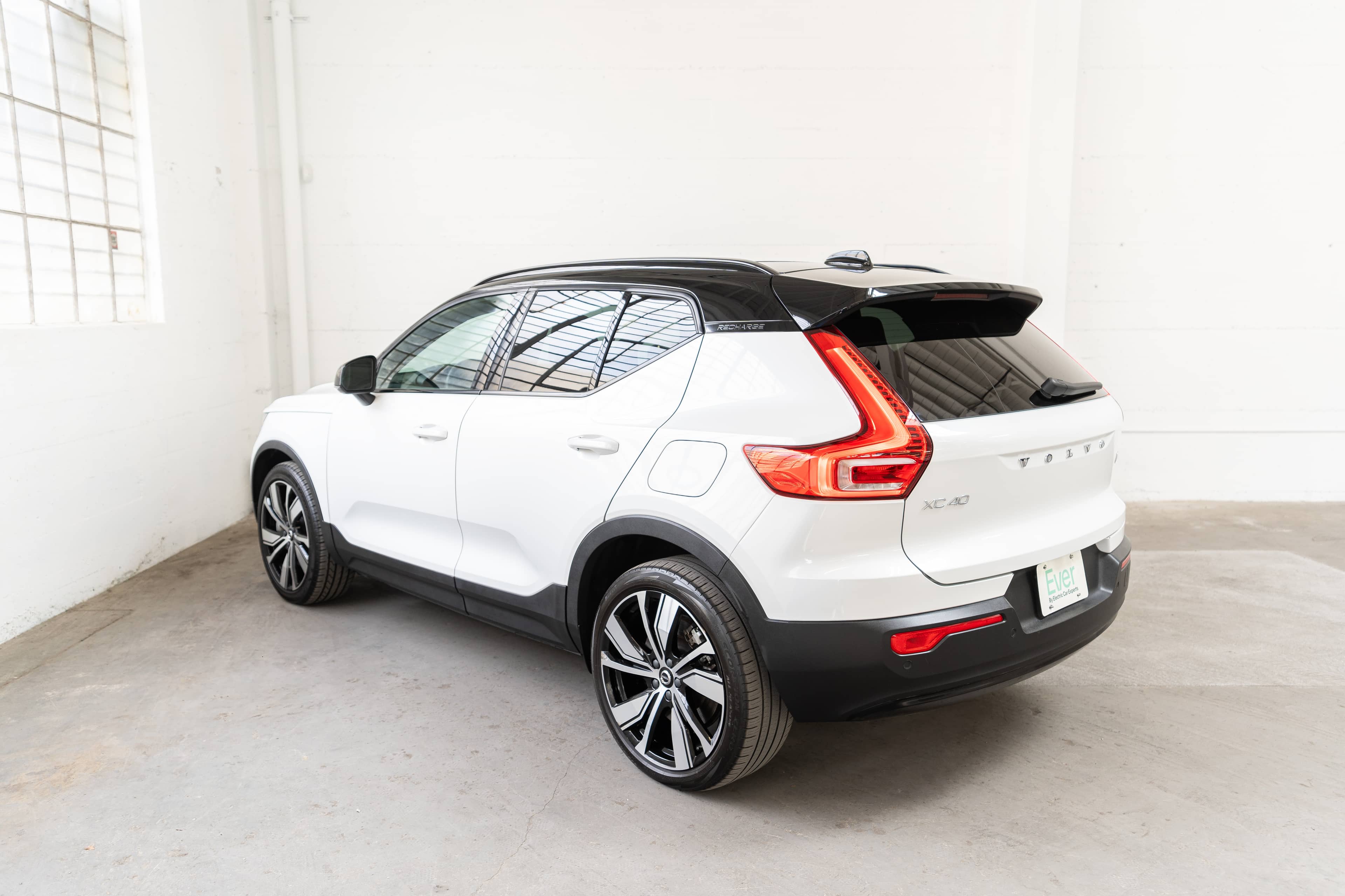 EverCars Co. vehicle image 8 for Volvo XC40 Recharge -  Pure Electric P8 on EverCars Co.