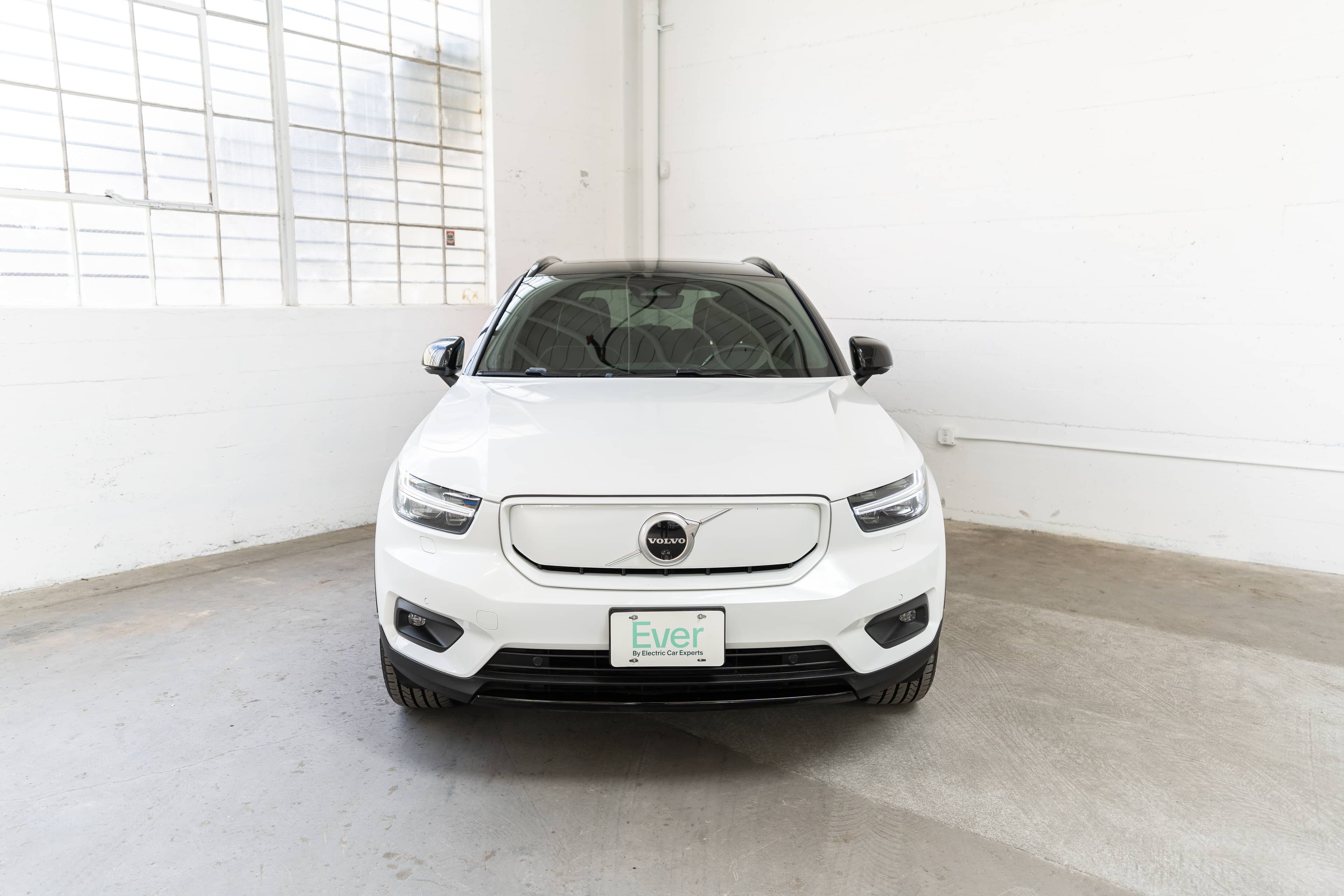 EverCars Co. vehicle image 3 for Volvo XC40 Recharge -  Pure Electric P8 on EverCars Co.