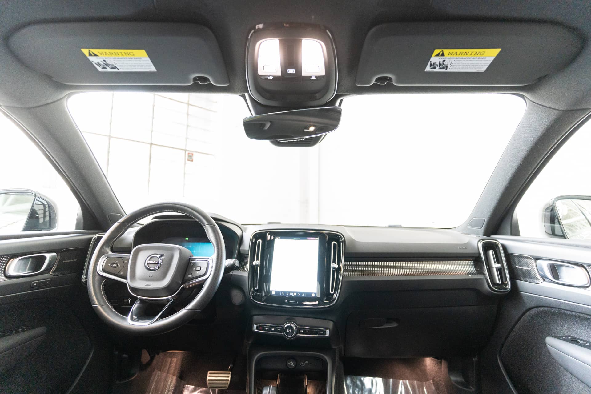 EverCars Co. vehicle image 18 for Volvo XC40 Recharge -  Pure Electric P8 on EverCars Co.