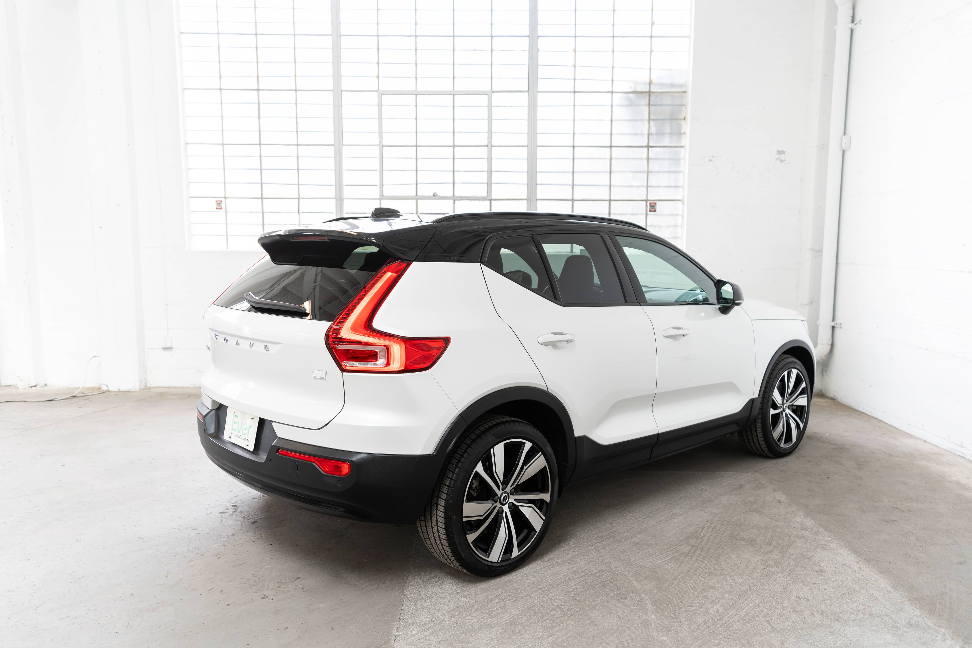 EverCars Co. vehicle image 6 for Volvo XC40 Recharge -  Pure Electric P8 on EverCars Co.