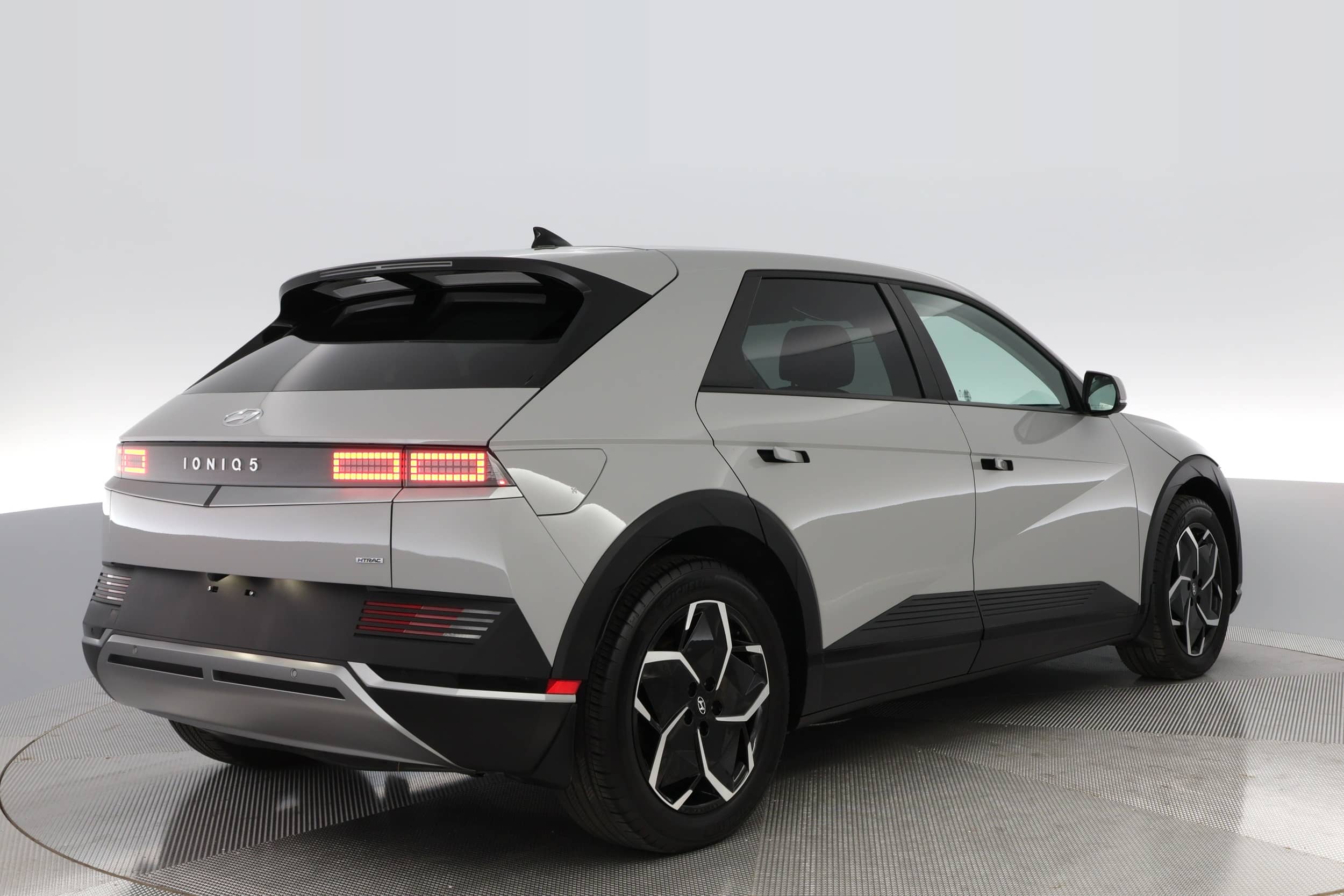 EverCars Co. vehicle image 2 for Hyundai IONIQ 5 -  SEL on EverCars Co.