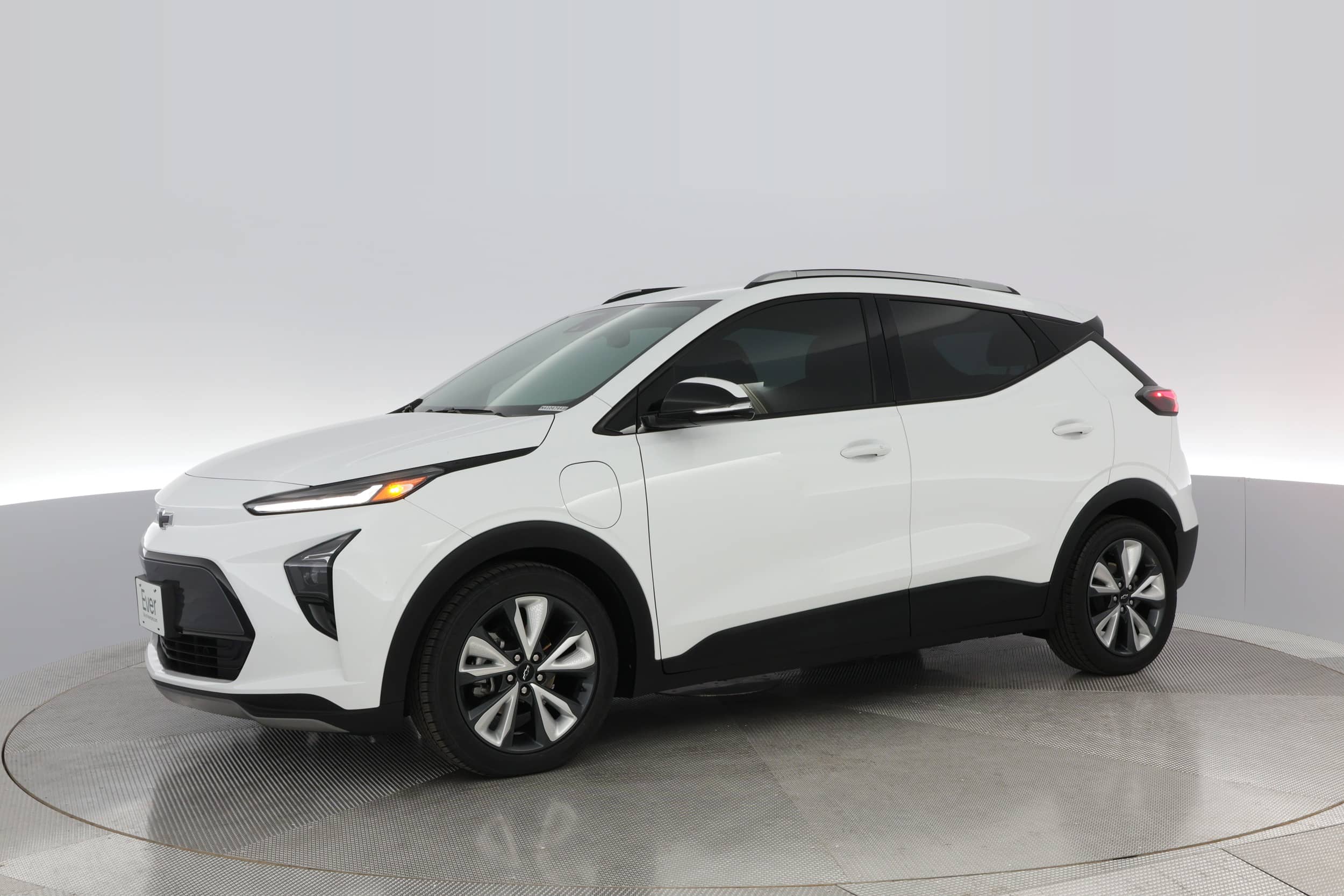 EverCars Co. vehicle image 12 for Chevrolet Bolt EUV -  LT on EverCars Co.