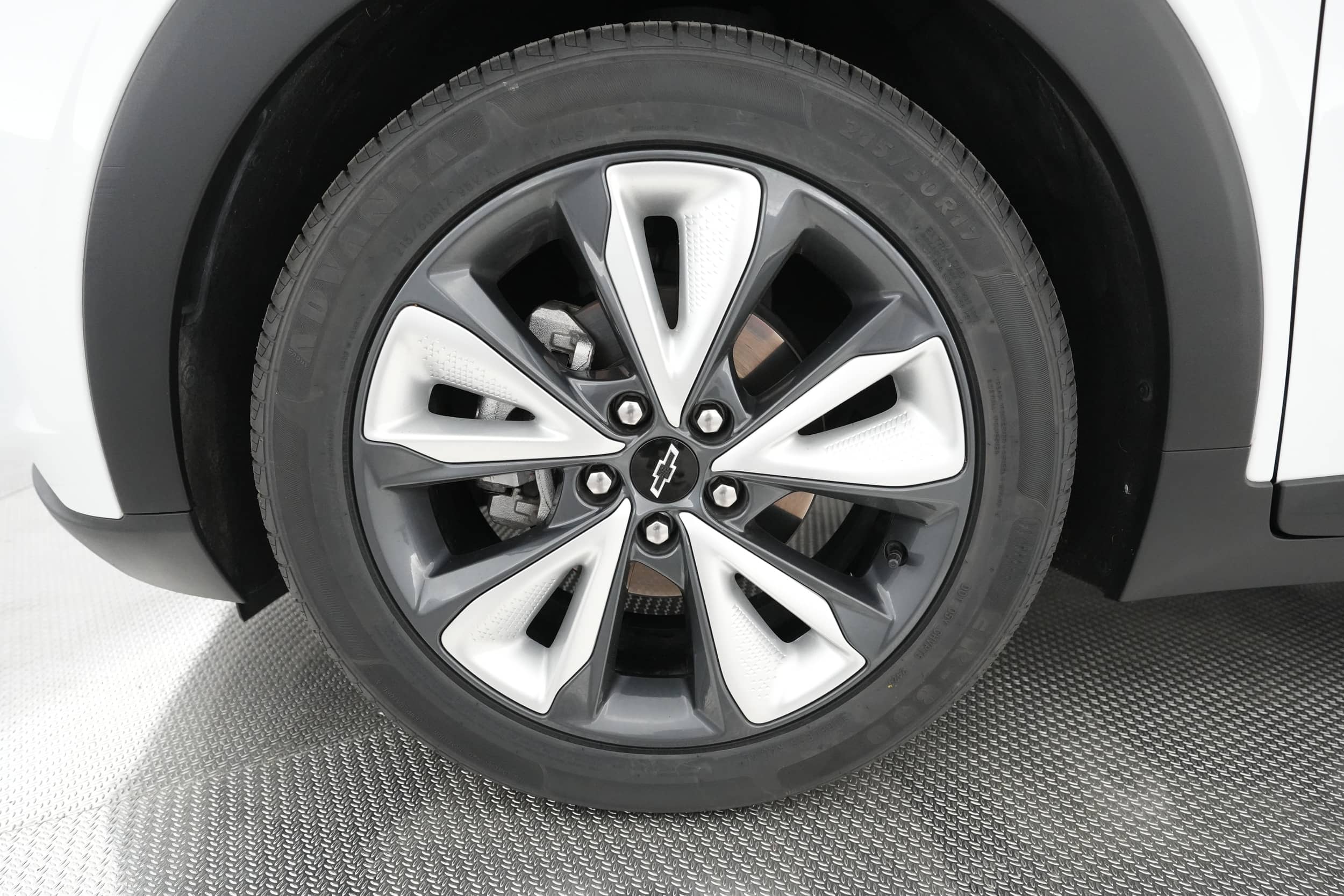 EverCars Co. vehicle image 13 for Chevrolet Bolt EUV -  LT on EverCars Co.
