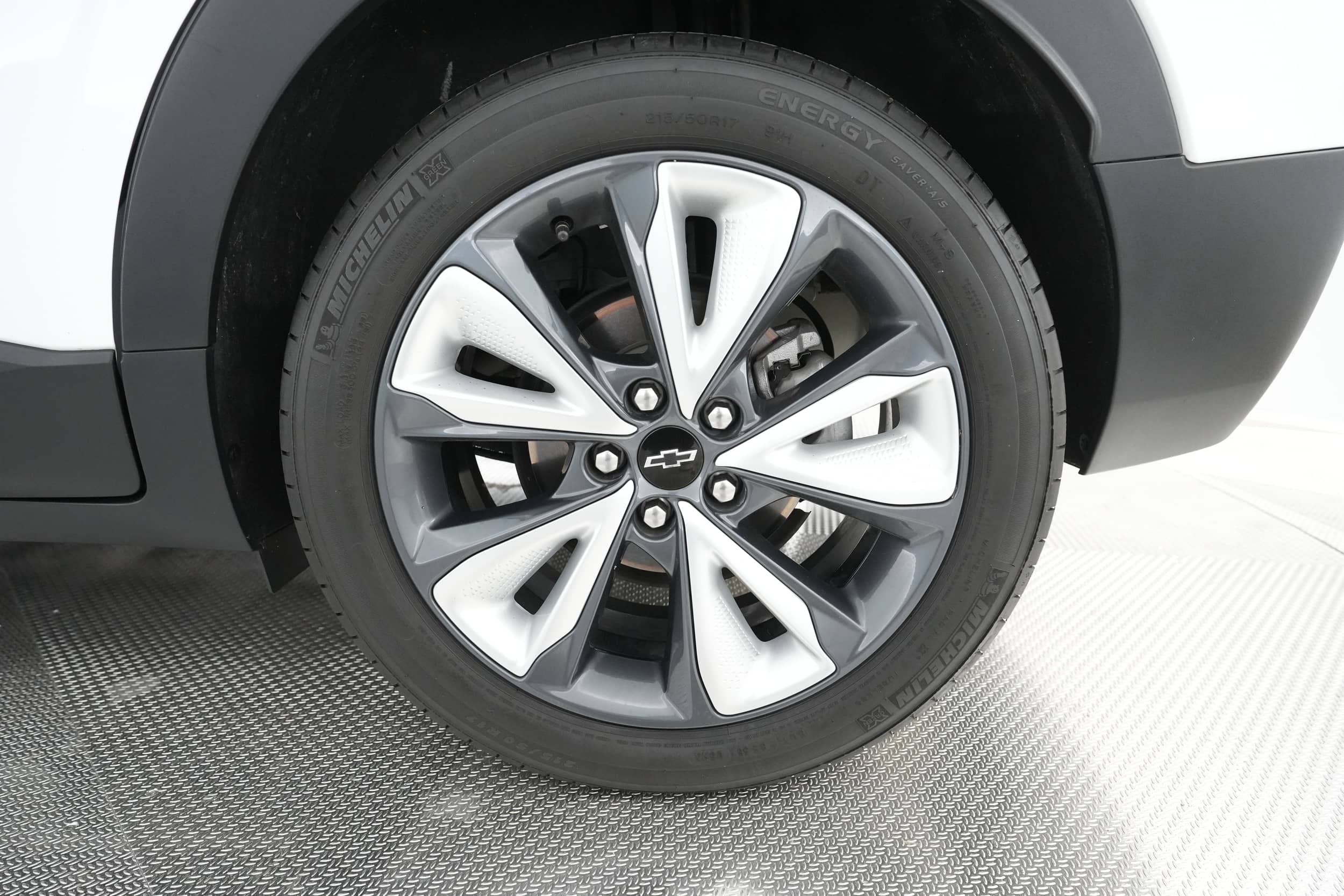 EverCars Co. vehicle image 14 for Chevrolet Bolt EUV -  LT on EverCars Co.