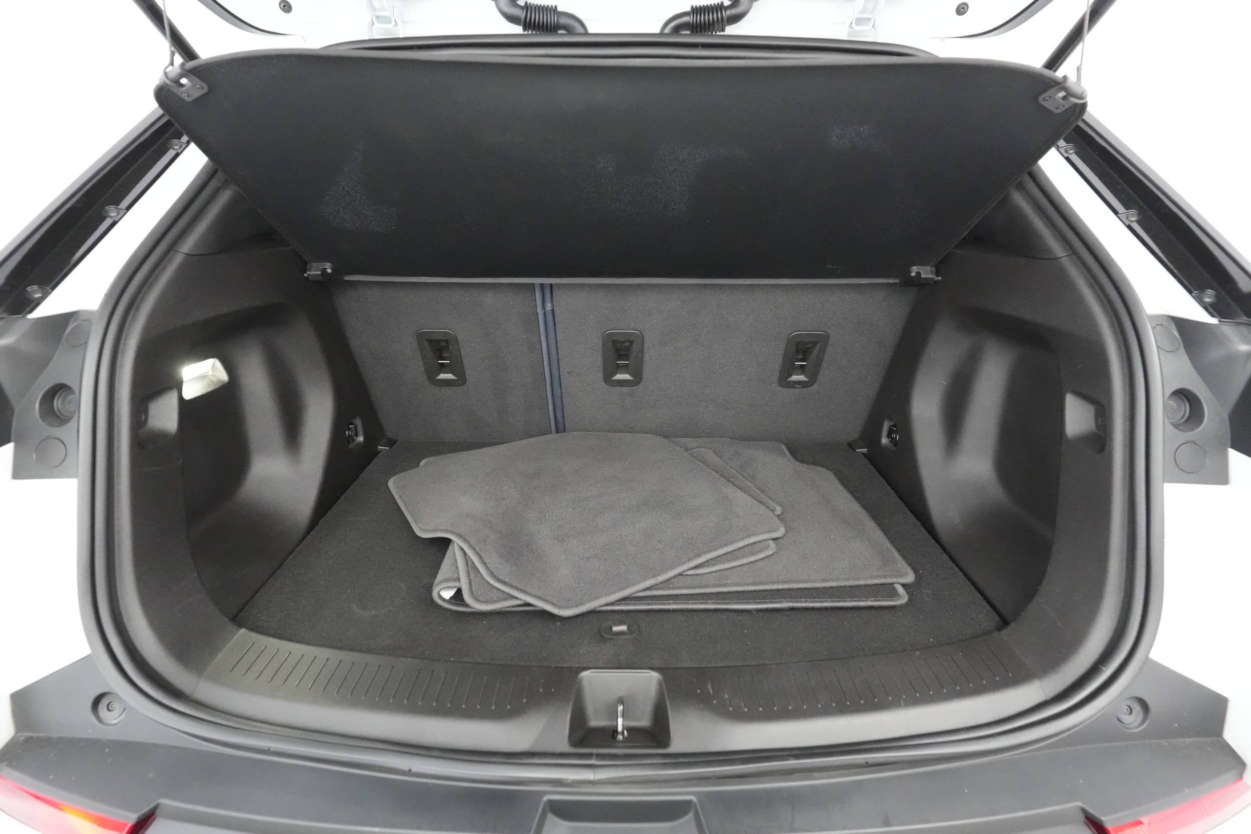 EverCars Co. vehicle image 22 for Chevrolet Bolt EUV -  LT on EverCars Co.