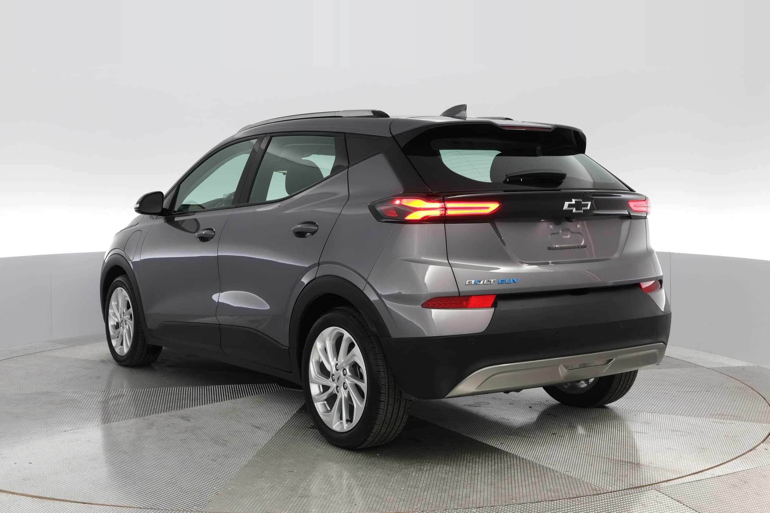 EverCars Co. vehicle image 9 for Chevrolet Bolt EUV -  LT on EverCars Co.